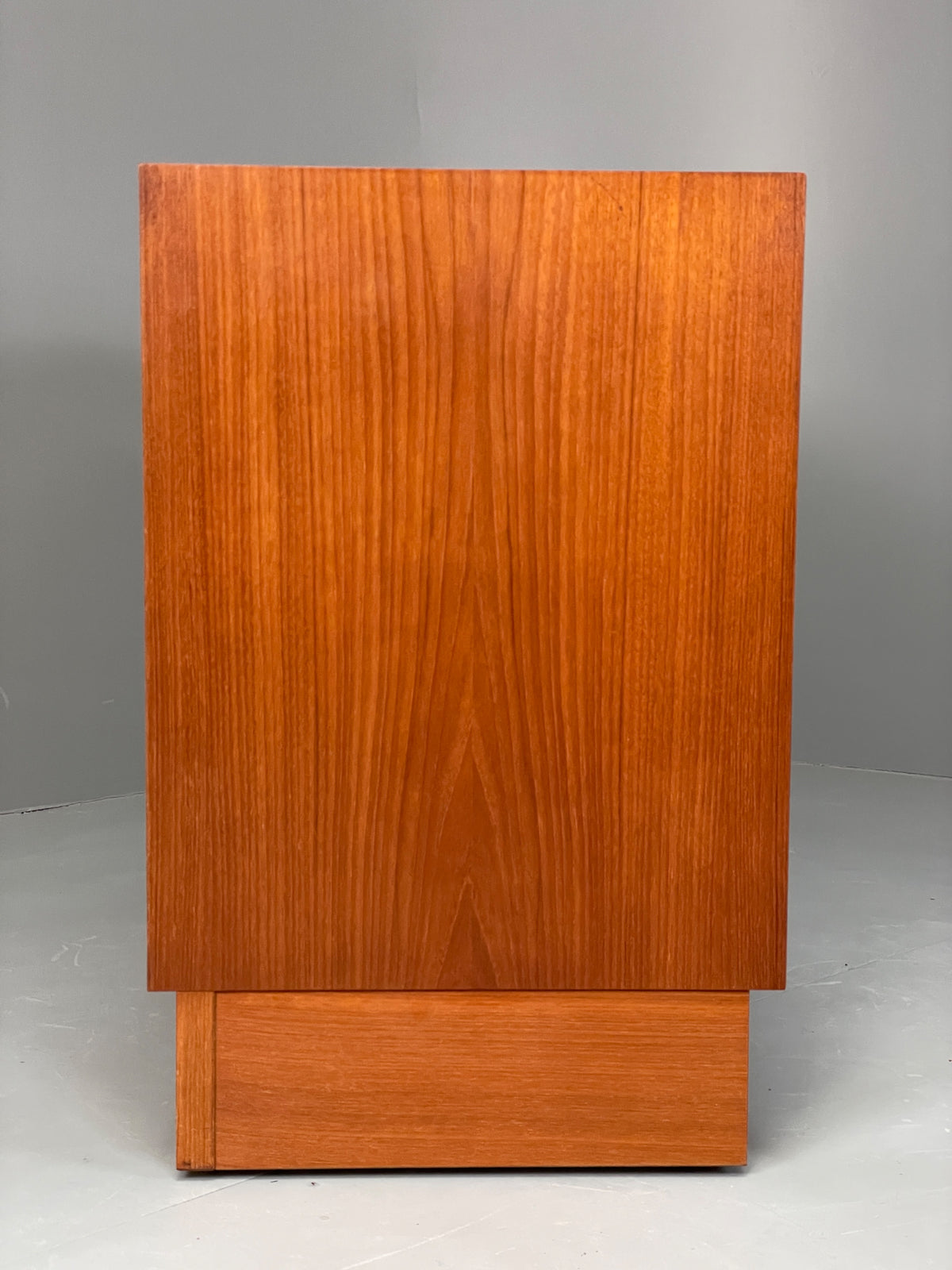 Vintage Hundevad Teak Sideboard Cabinet Danish Mid Century 1960s Shelves EB13103