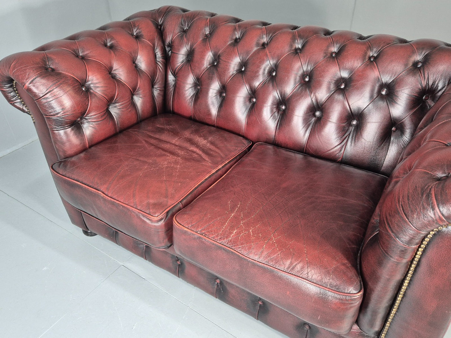 Two Seat Vintage Chesterfield Sofa Red Leather 1980s Retro EB11360 VCHE19