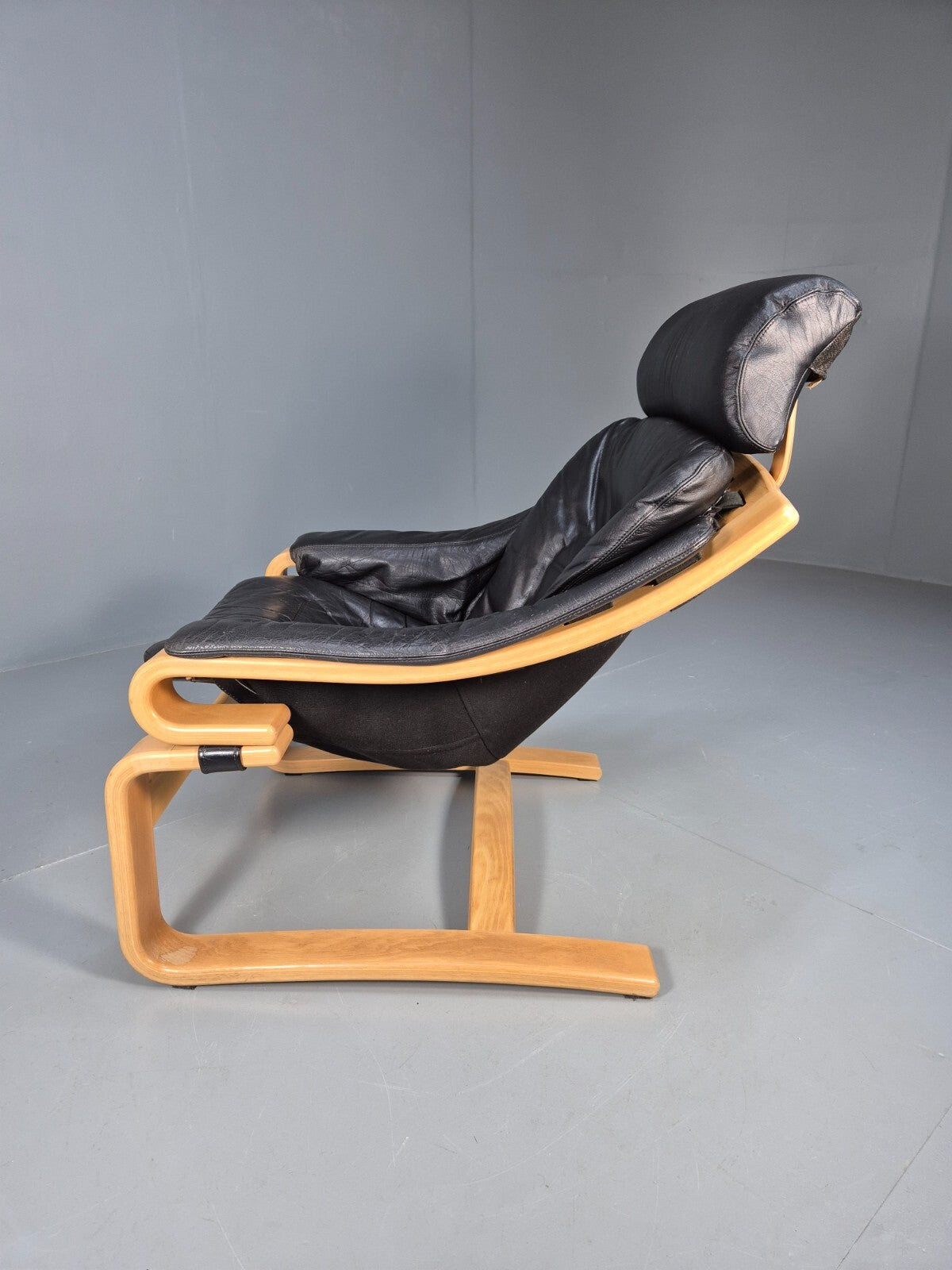 Vintage Skippers Apollo Chair Black Leather Bentwood Frame 1980s MCM EB9292 MBEN - UKDK FURNITURE
