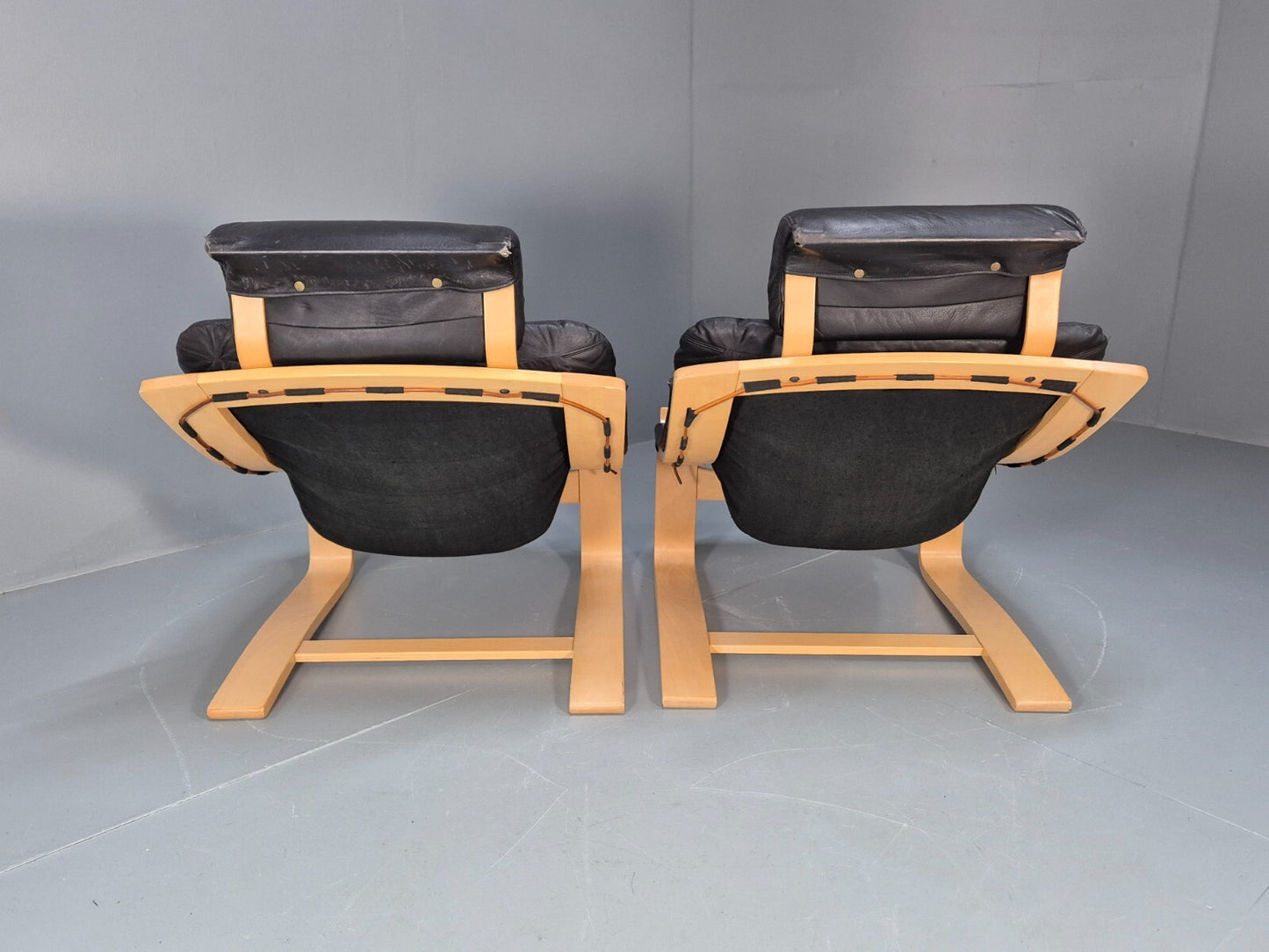2 Kroken Leather Lounge Chairs, Ake Fribyter Design 1970s Retro MCM EB9295 MNOR - UKDK FURNITURE