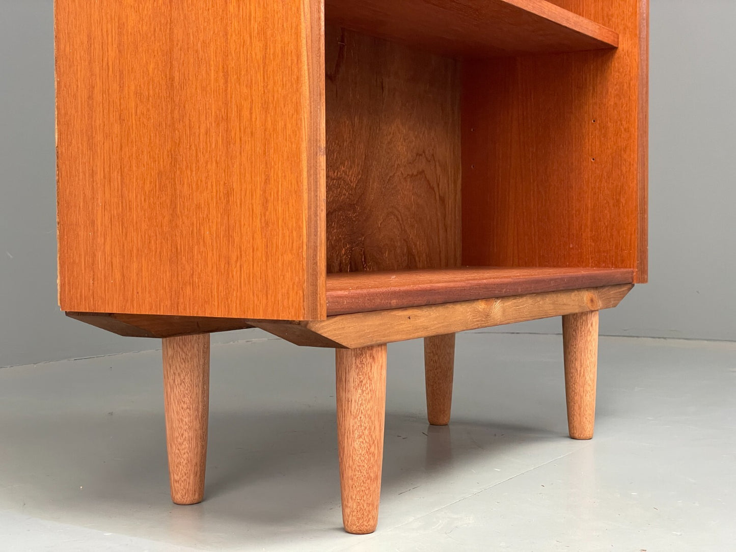 Vintage G-Plan Teak Tall Bookcase Adjustable Retro Shelving Storage EB9422 MWOO - UKDK FURNITURE