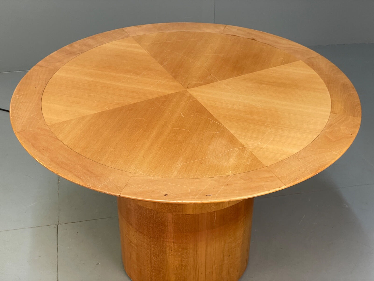 Circular Maple Coffee Table Height Adjustable Art Deco Themed Modern EB9439 MWOO - UKDK FURNITURE