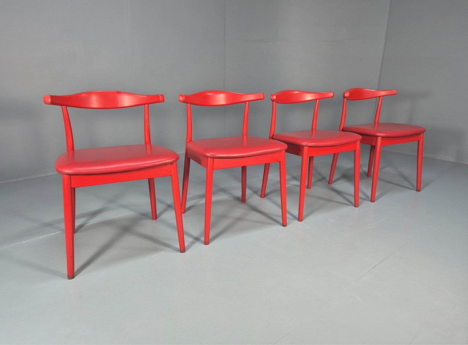 4 Danish Design Dining Chairs in Red Modern Version Wegner Inspired EB10619 MDIN1