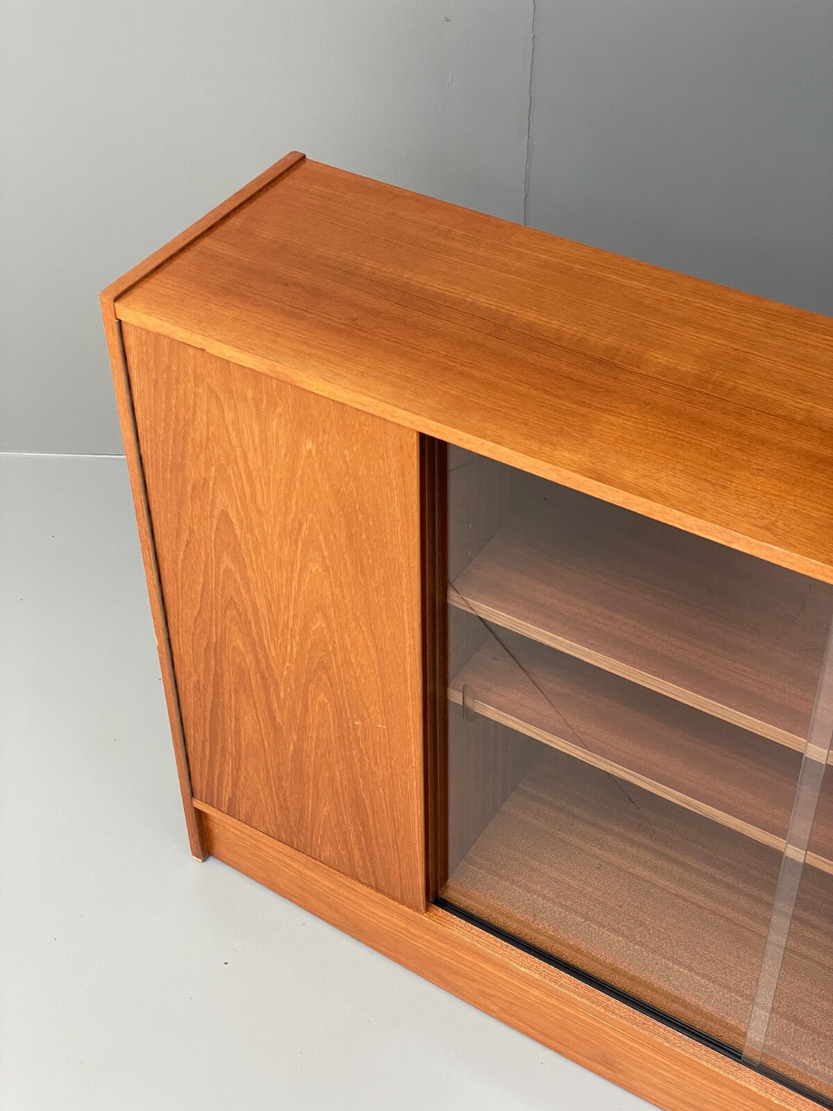 1970s Teak Shelving Unit Glass Doors And Cupboard Retro Bookcase EB8165 MWOO - UKDK FURNITURE