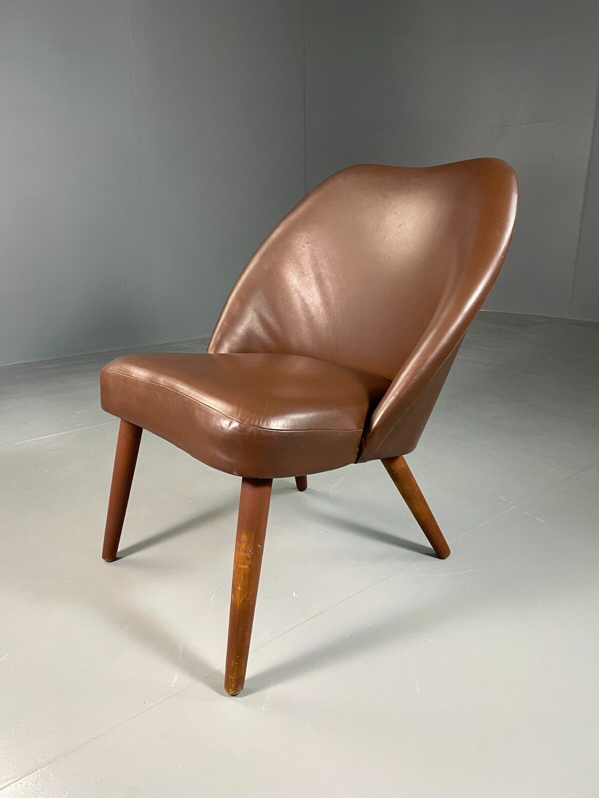 Vintage Danish Lounge Chair Brown Leather Circular Form Retro MCM EB6586 MNOR - UKDK FURNITURE