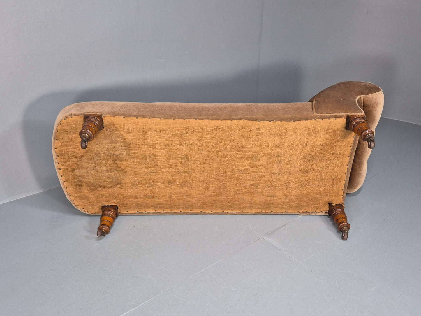 Antique Chaise Lounge Edwardian Peach Velour Turned Oak Legs 1900s EB10705 VCHA13