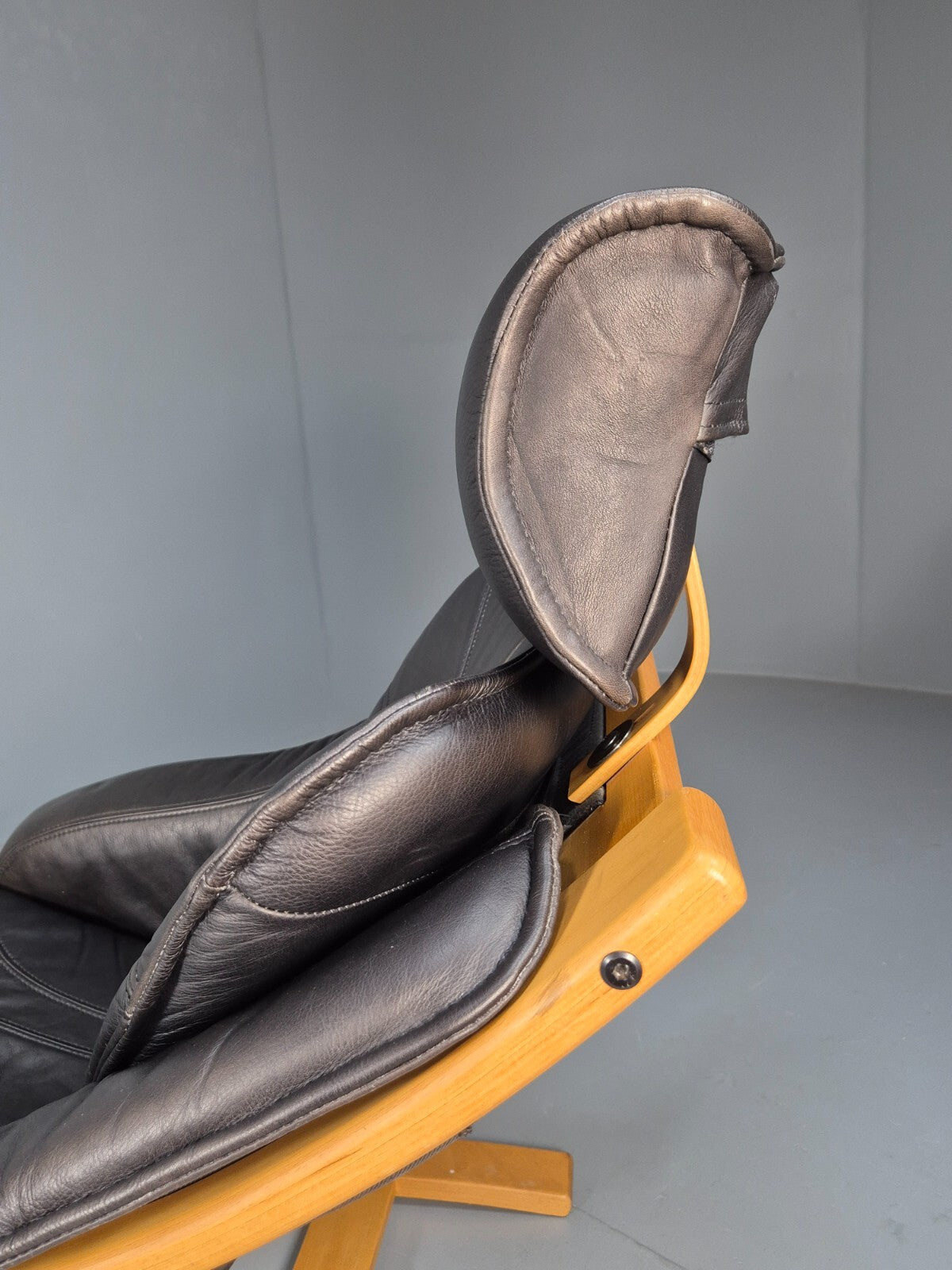 Vintage Black Leather Armchair Blonde Bentwood 1980s Danish MCM EB9256 MBEN8