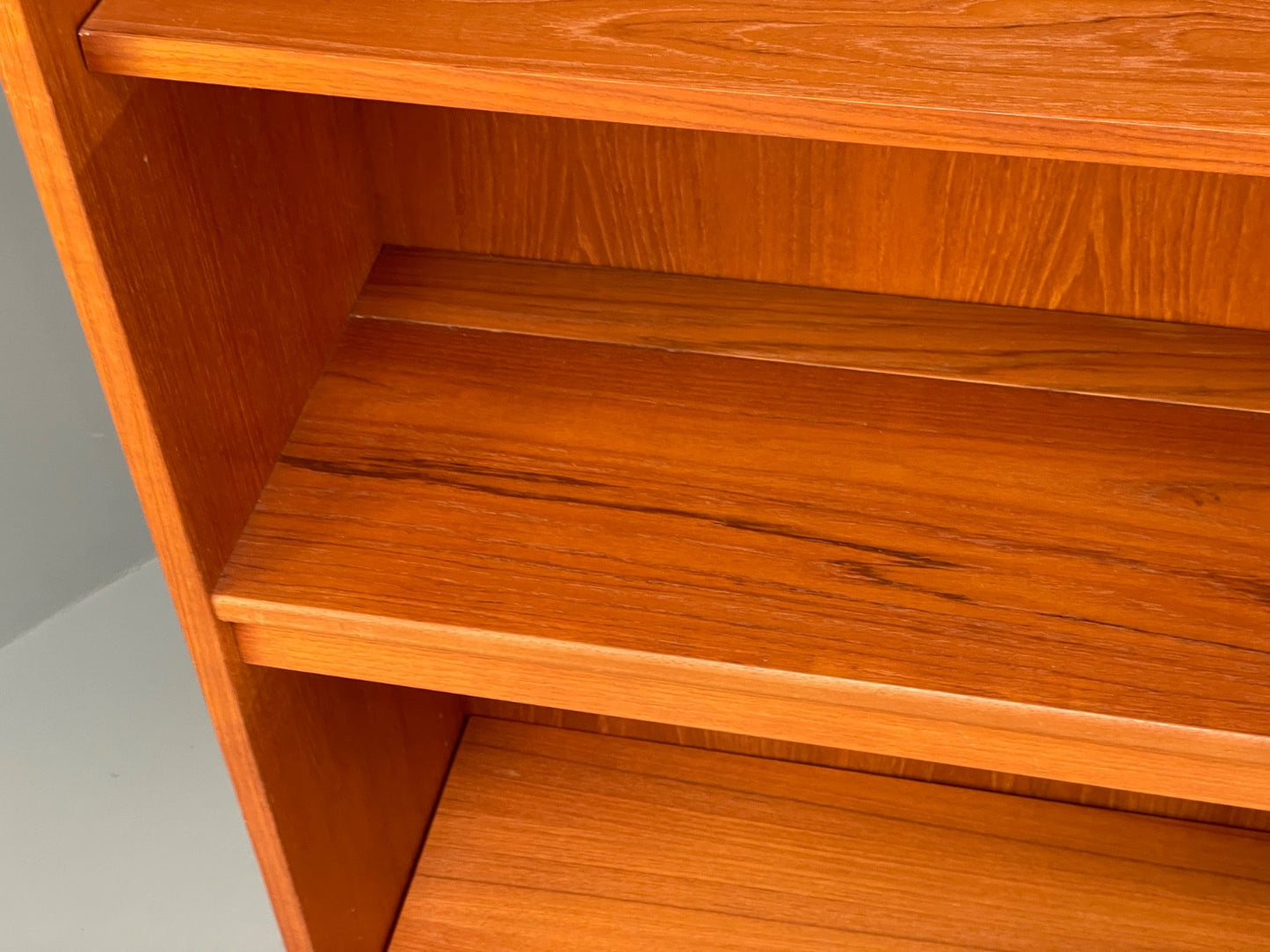 Vintage G-Plan Teak Tall Bookcase Adjustable Retro Shelving Storage EB10000 MWOO - UKDK FURNITURE