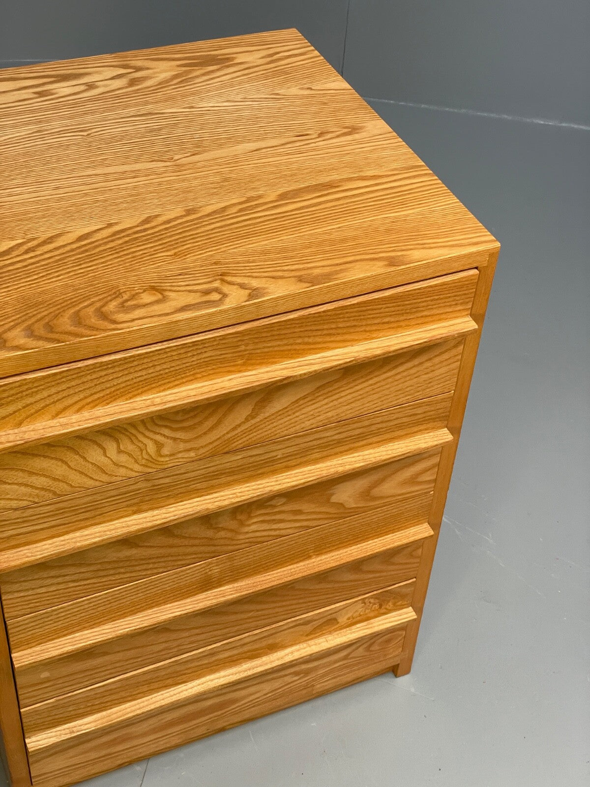 Solid Ash Chest Of Drawers With Mid Century Styled Handles EB9725 MWOO - UKDK FURNITURE
