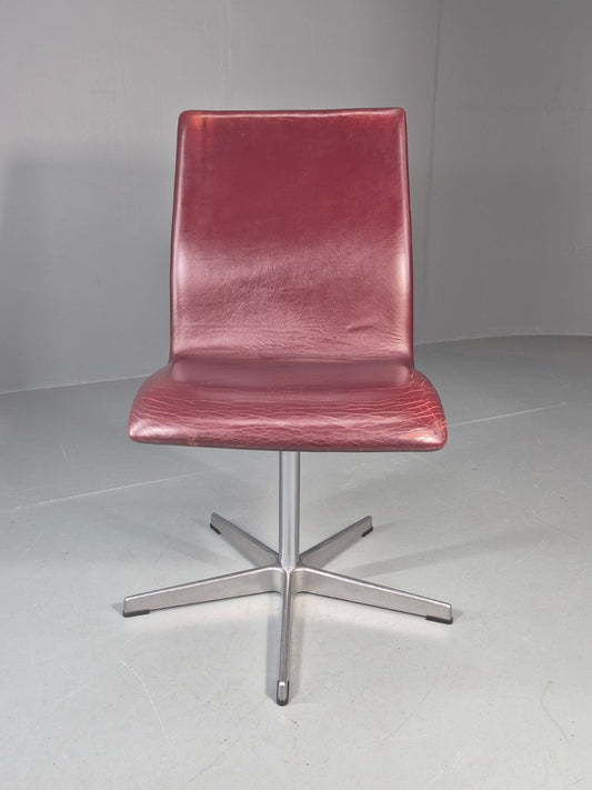 Vintage Fritz Hansen Oxford Chair Arne Jacobsen Design 2004 MCM EB11754 MSWI1