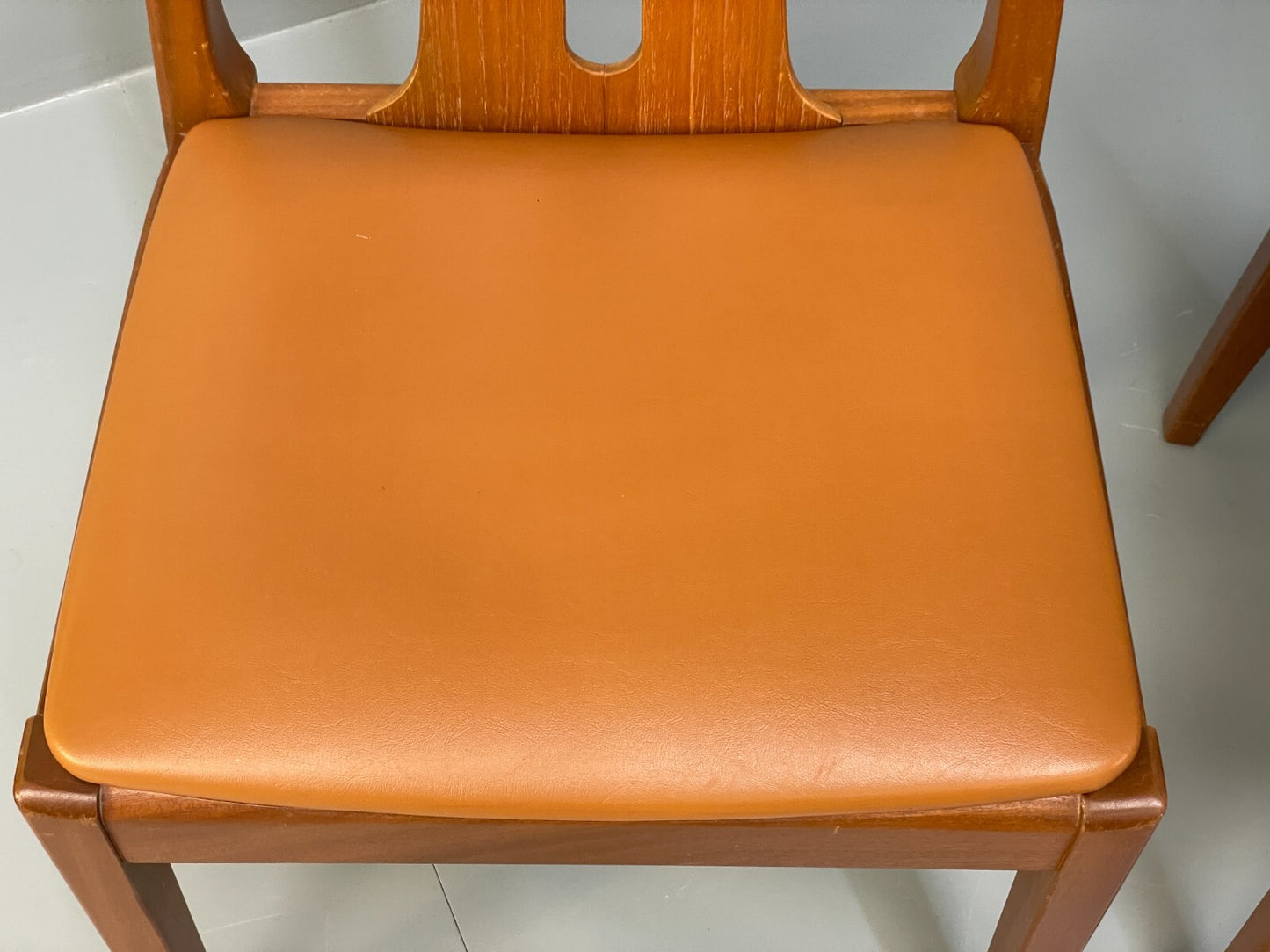 Vintage Nathan Tan Dining Chairs Set Of 4 Vinyl Mahogany 1970s EB9727 MDIN - UKDK FURNITURE