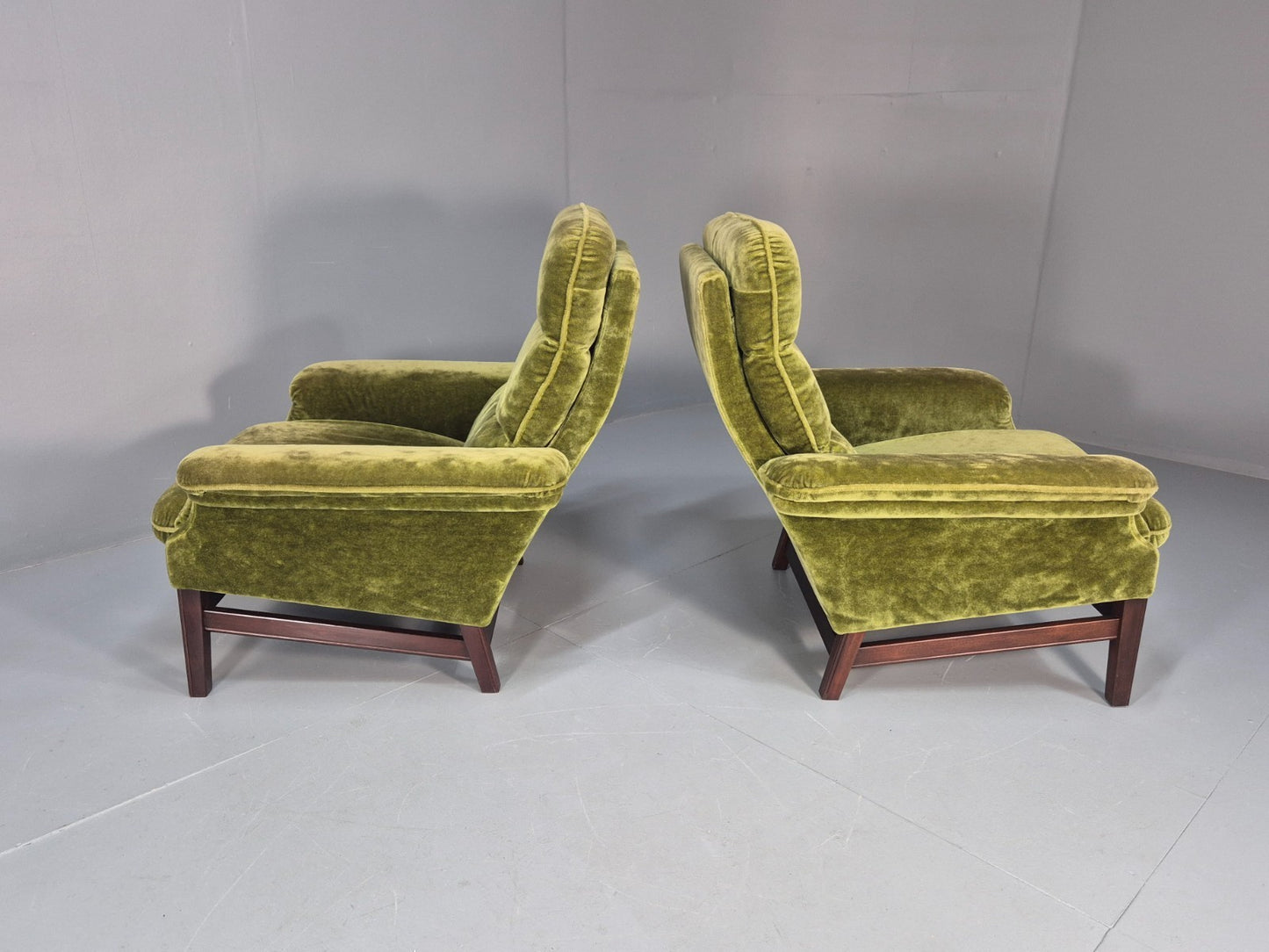 2 Vintage Danish Green Velvet Lounge Chairs 1970s Retro MCM EB9273 MNOR - UKDK FURNITURE