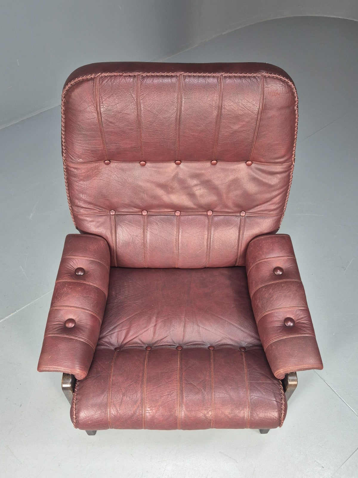 Vintage Danish Burgundy Leather 1980s Retro Lounge Chair MCM EB9793 MNOR - UKDK FURNITURE