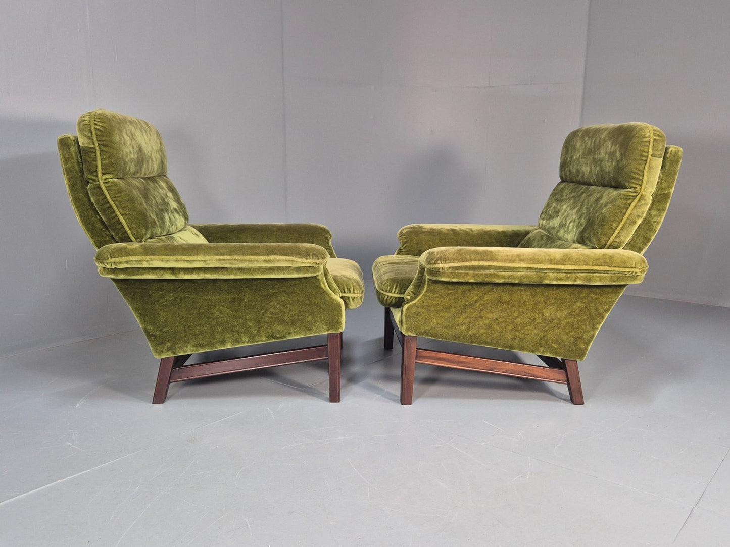 2 Vintage Danish Green Velvet Lounge Chairs 1970s Retro MCM EB9273 MNOR - UKDK FURNITURE