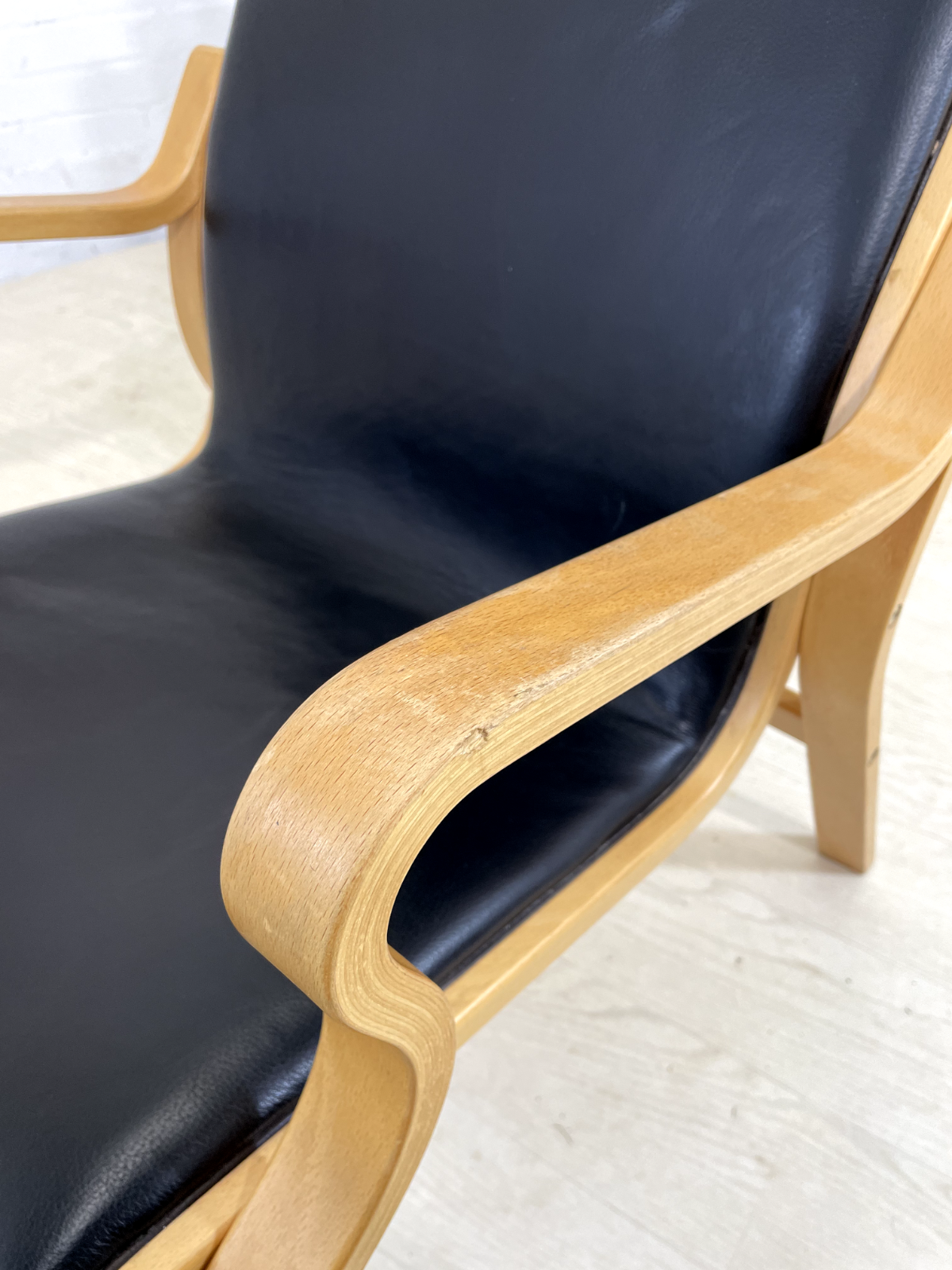 Vintage Danish Leather and Bentwood Lounge Chair, Retro, MCM, EB4444 MBEN - UKDK FURNITURE