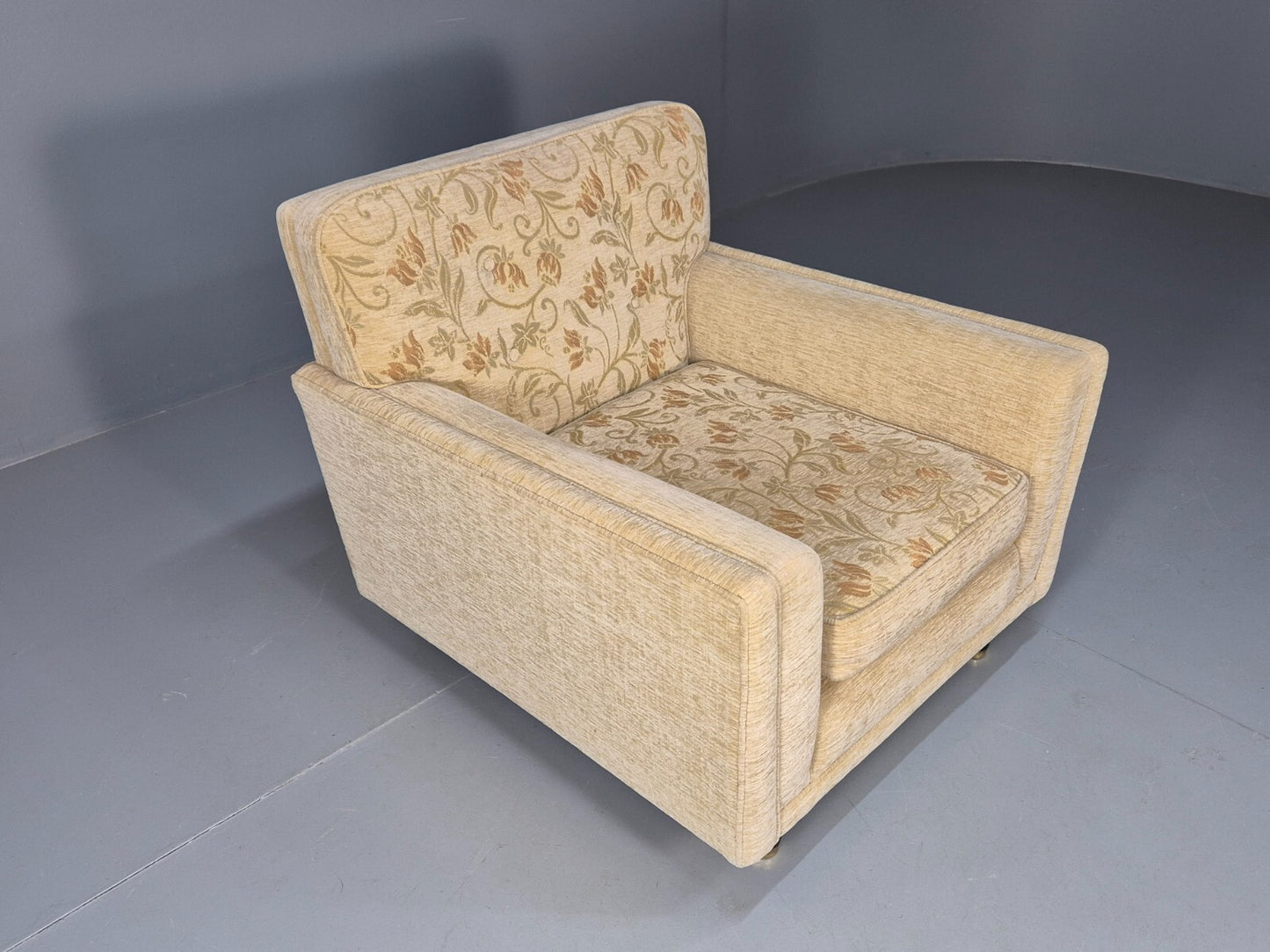Vintage 1960s Lounge Chair in Cream Floral Retro MCM EB9682 MNOR - UKDK FURNITURE