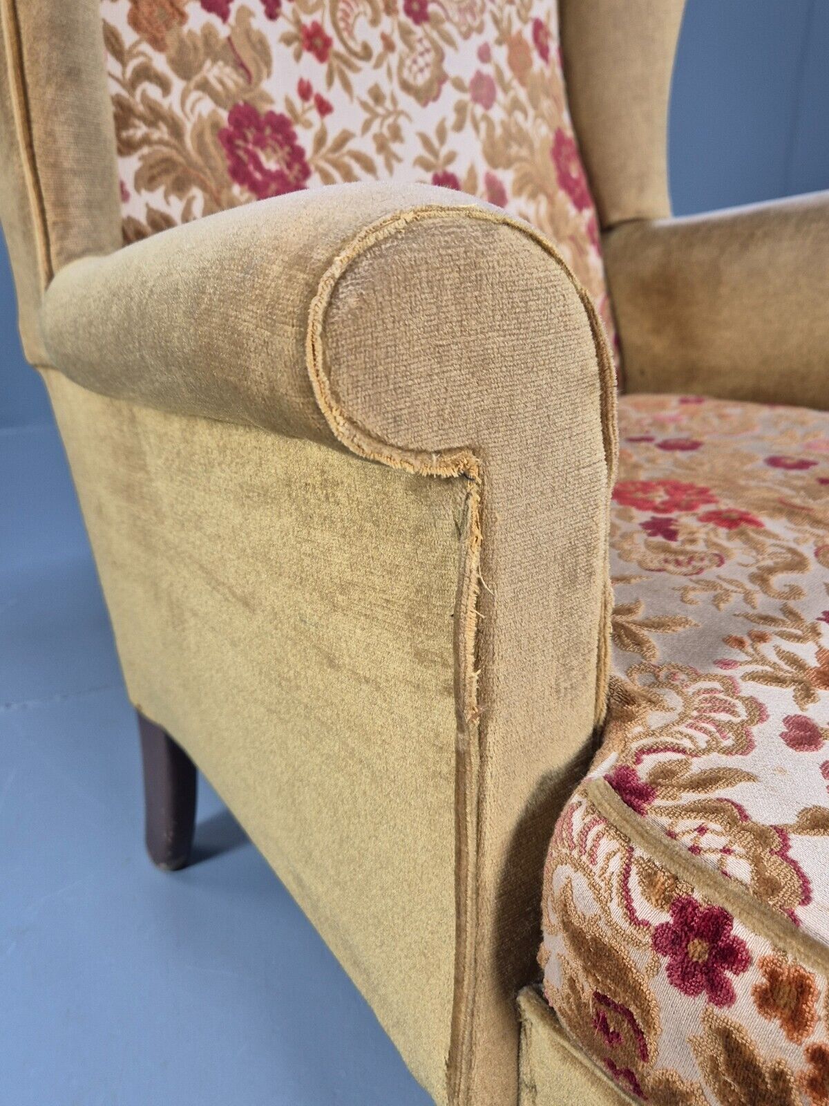 Vintage Wingback Lounge Chair Gold floral Velour Parker Knoll 1960s EB8918 VCLO - UKDK FURNITURE