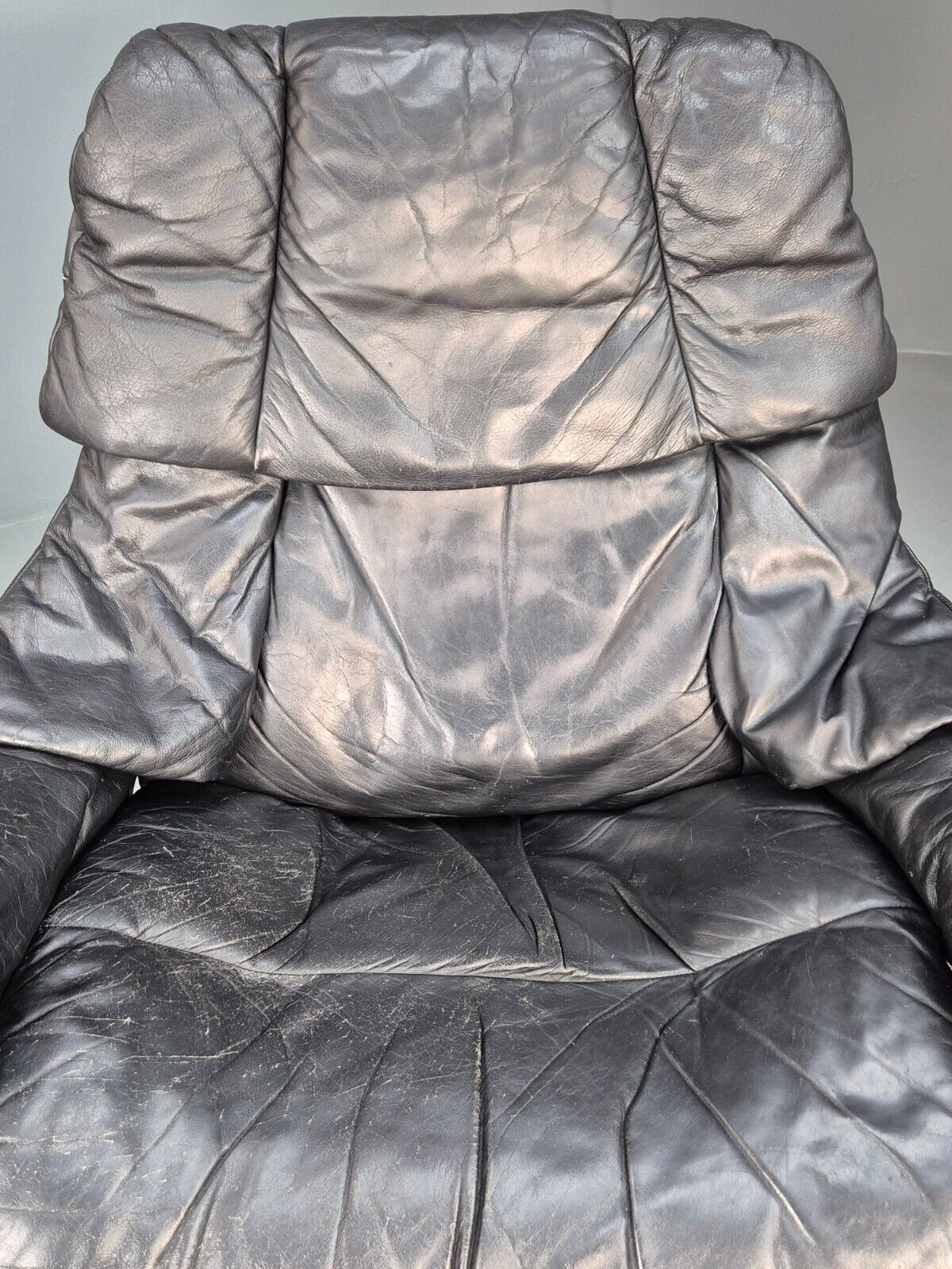 Vintage Norwegian Swivel Lounge Chair Black Leather Stressless Retro EB8490 MSWI - UKDK FURNITURE