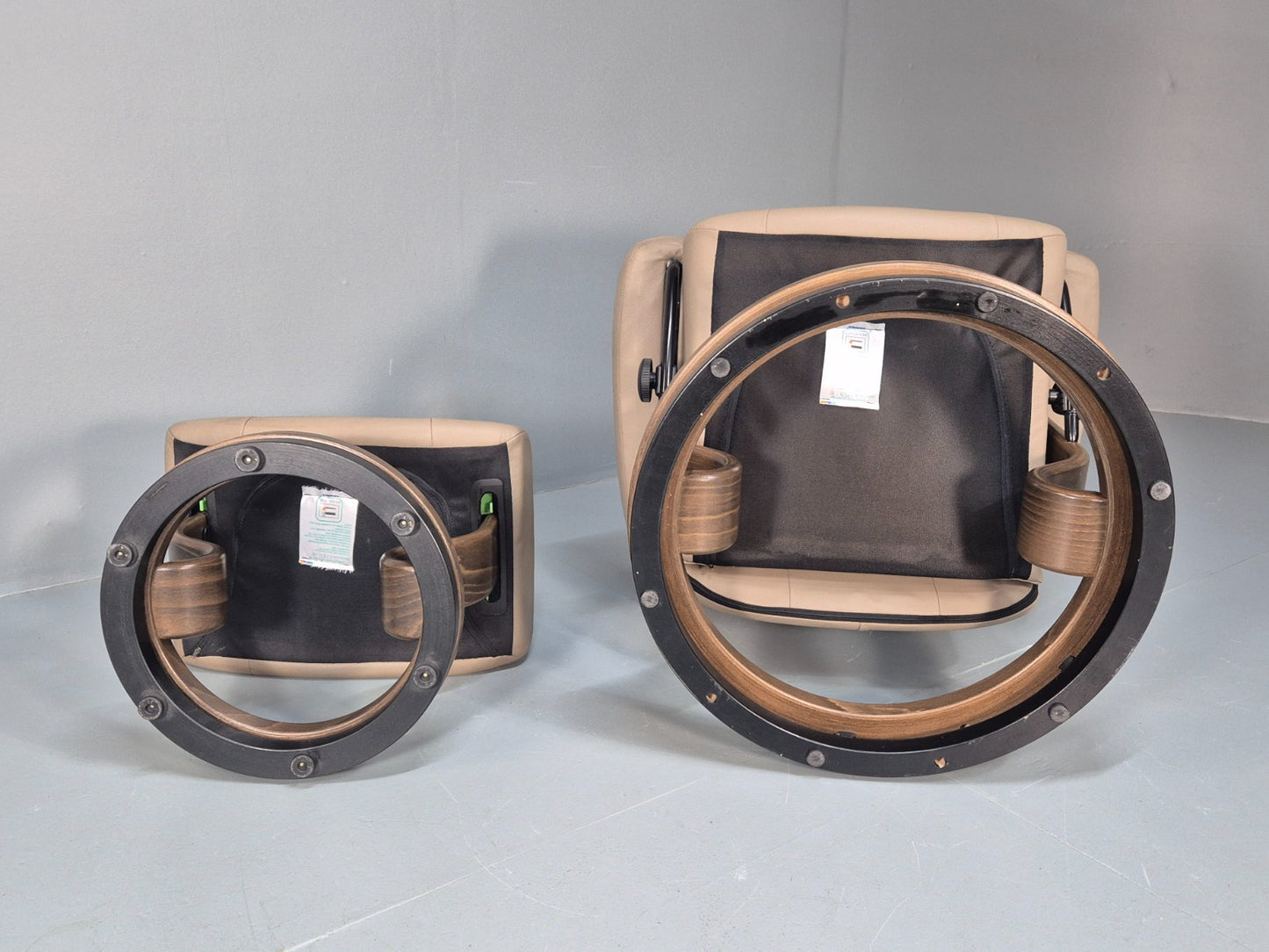 Ekornes Stressless Chair and Footstool Beige Leather Vintage 1990s  EB10633 MSWI12