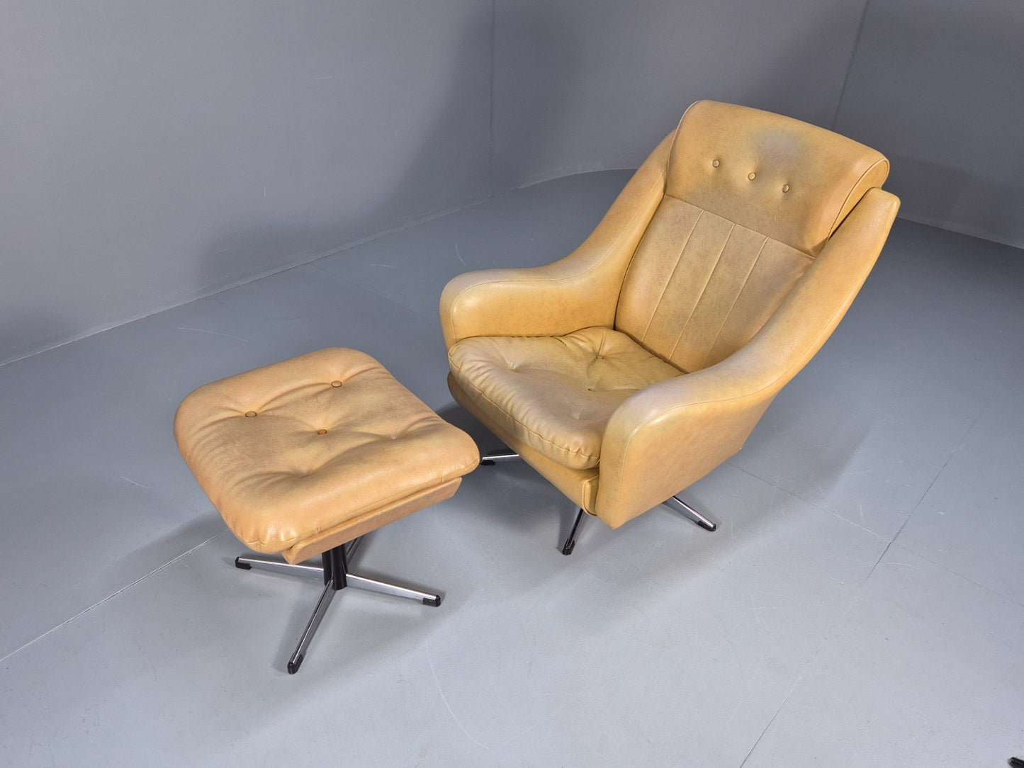 Mid Century Swivel Chair and Footstool Mustard Vinyl Vintage Retro  EB10693 MNOR1