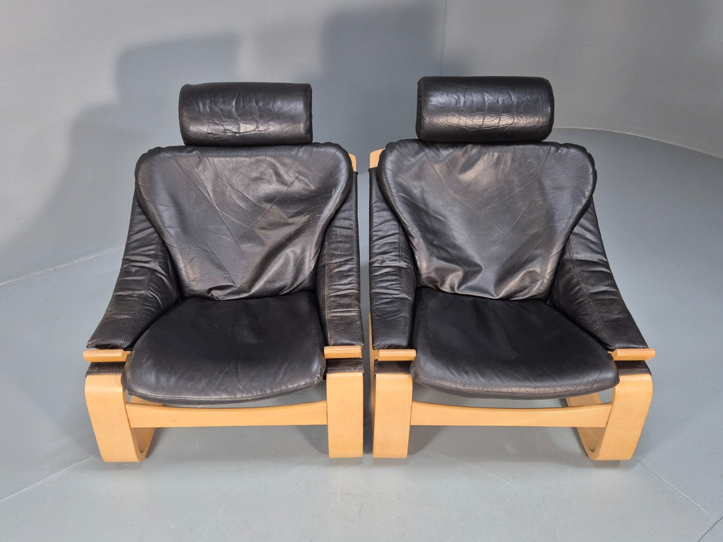 2 Kroken Leather Lounge Chairs, Ake Fribyter Design 1970s Retro MCM EB9295 MNOR - UKDK FURNITURE