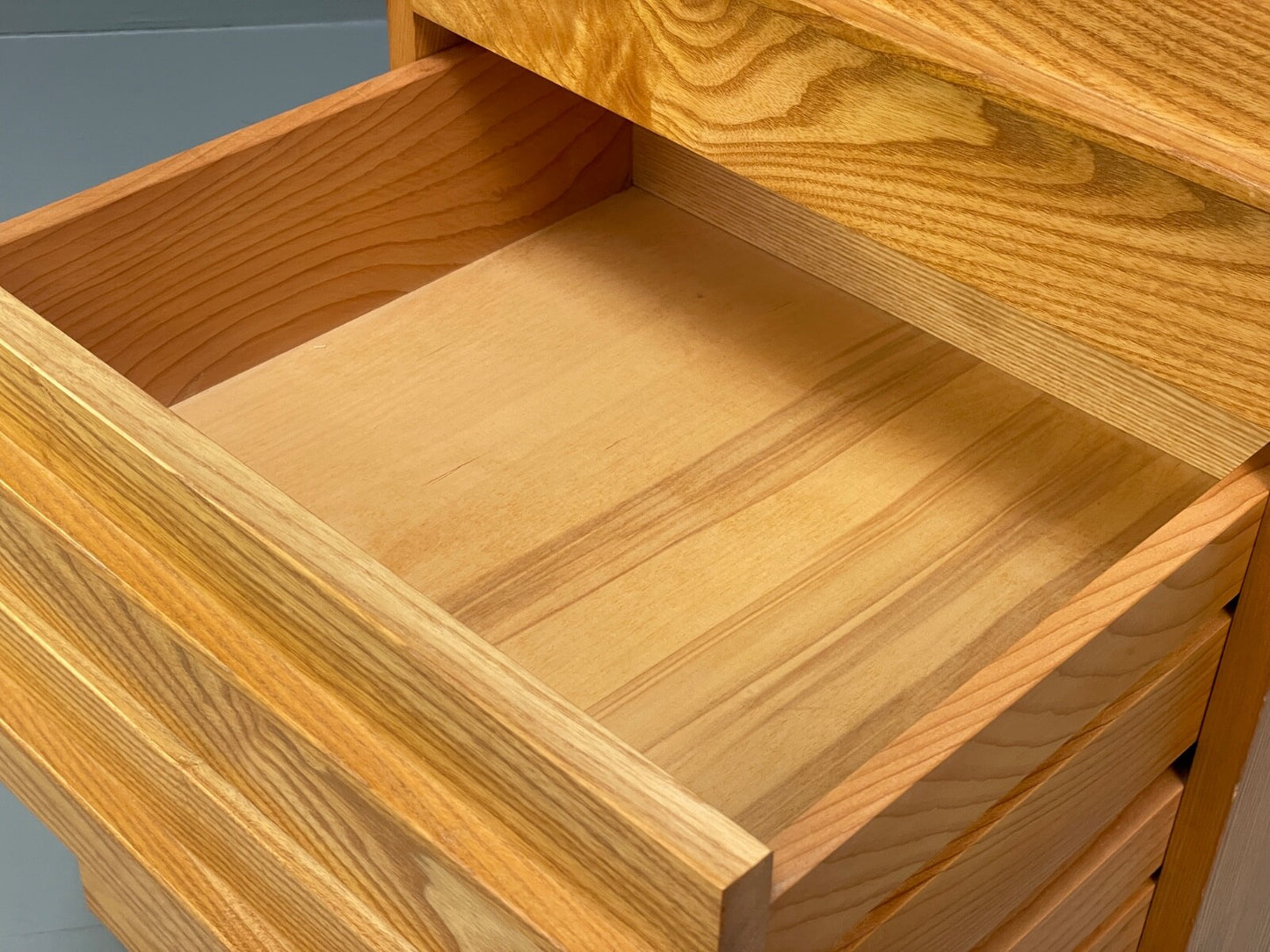 Solid Ash Chest Of Drawers With Mid Century Styled Handles EB9725 MWOO - UKDK FURNITURE