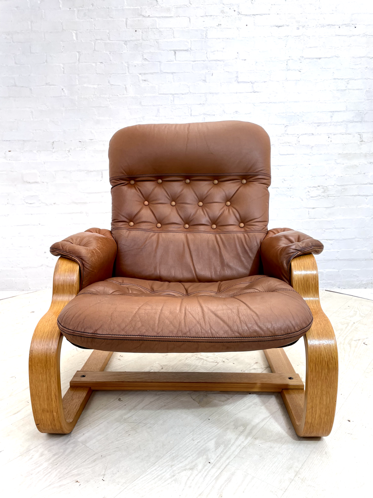 Vintage Danish Leather Lounge Chair, Bentwood Frame, Retro, MCM EB4391 MBEN - UKDK FURNITURE
