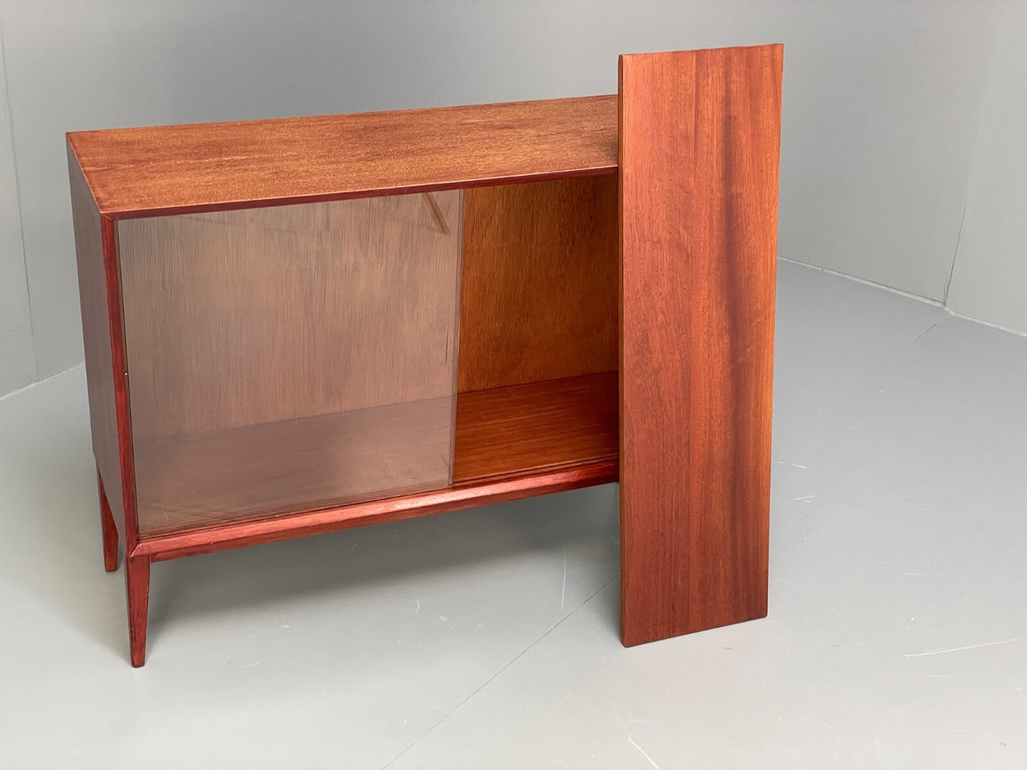 Vintage 1960s Oak Bookcase Red Stained Glazed Front Adjustable Shelf EB9763 MWOO - UKDK FURNITURE