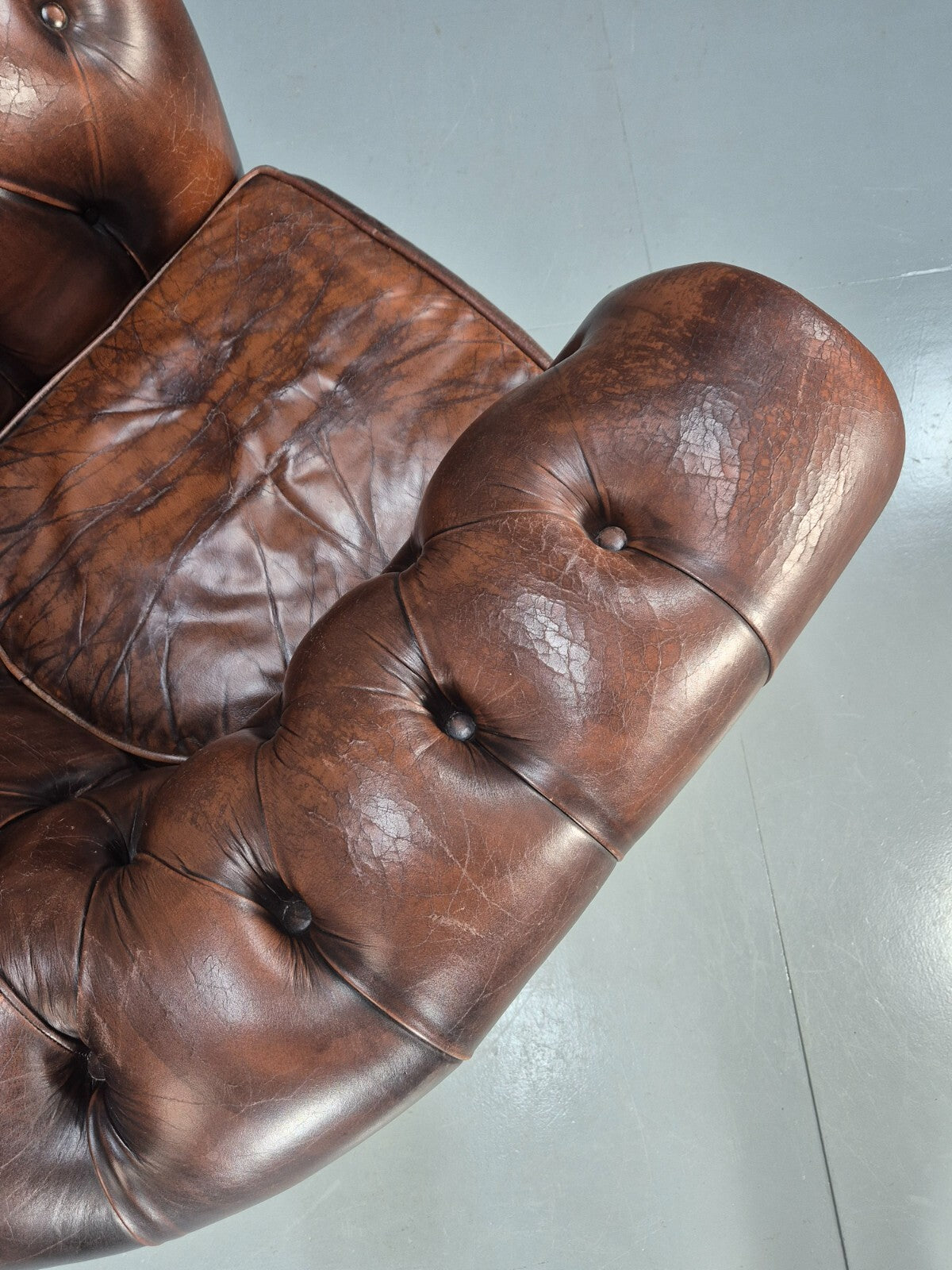 Vintage Chesterfield Club Chair Brown Deep Buttoned Leather EB8520 VLEA - UKDK FURNITURE