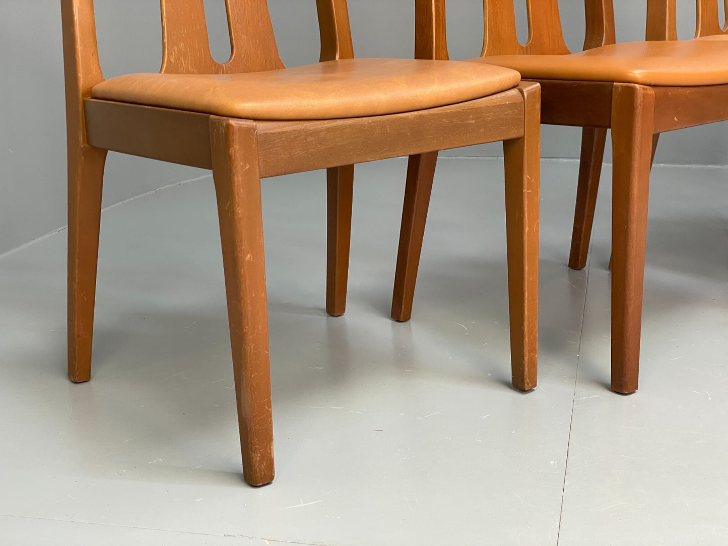 Vintage Nathan Tan Dining Chairs Set Of 4 Vinyl Mahogany 1970s EB9728 MDIN - UKDK FURNITURE