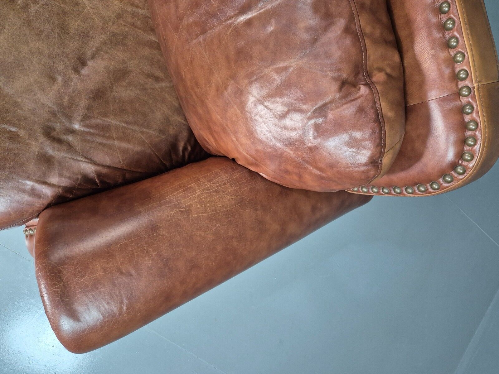 Vintage 3 Seat Sofa Brown Leather Traditional Club Style EB8313 VCHE - UKDK FURNITURE