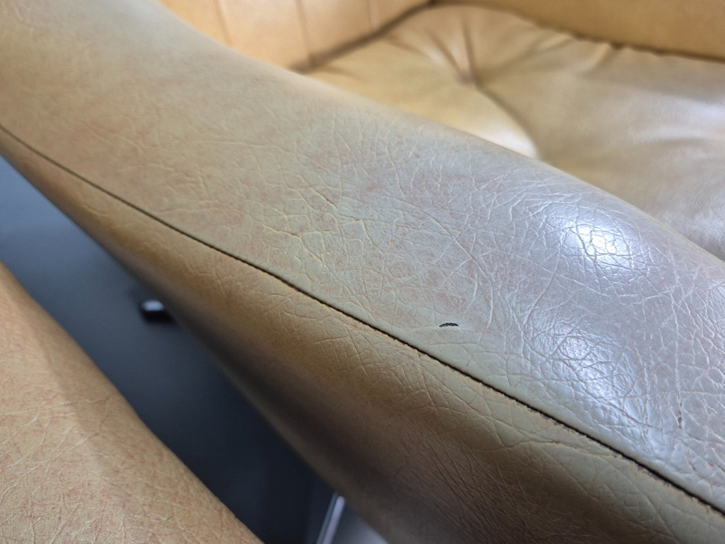 Mid Century Swivel Chair and Footstool Mustard Vinyl Vintage Retro  EB10693 MNOR15