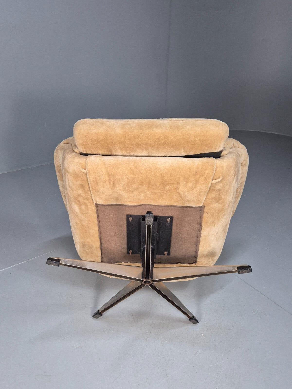 Vintage Swivel Chair Beige Velour 1970s Retro Danish Mid Century EB9313 MNOR - UKDK FURNITURE