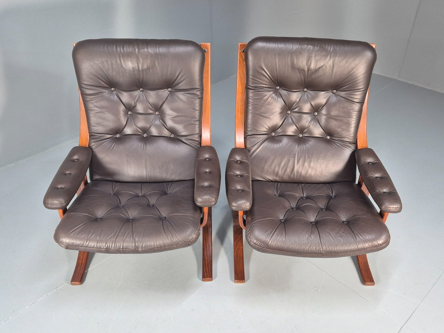 2 vintage Bentwood Leather `lounge Chairs Norway Jon Hjortdal 1970s EB9257 MBEN - UKDK FURNITURE