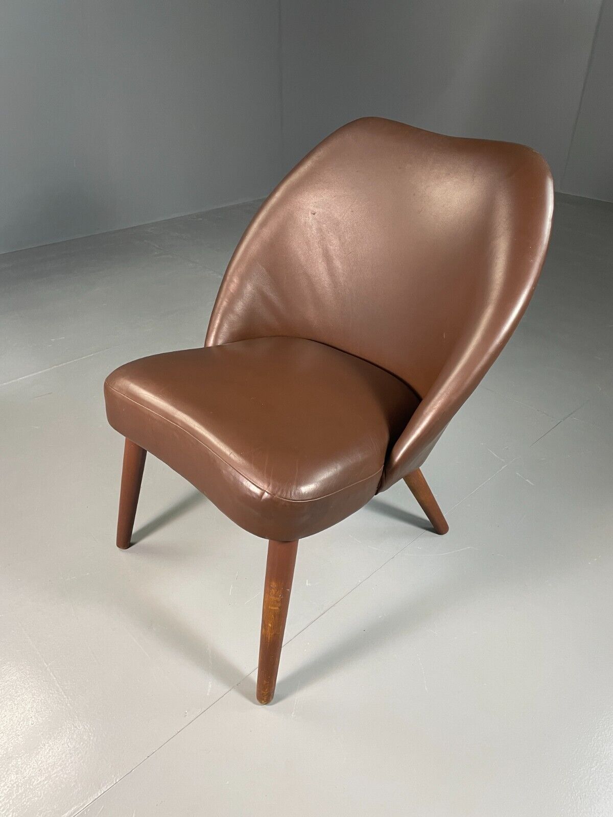 Vintage Danish Lounge Chair Brown Leather Circular Form Retro MCM EB6586 MNOR - UKDK FURNITURE