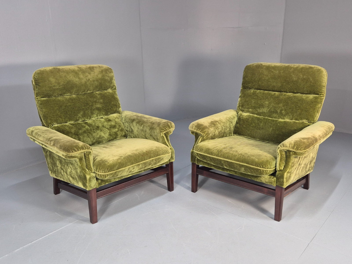 2 Vintage Danish Green Velvet Lounge Chairs 1970s Retro MCM EB9273 MNOR - UKDK FURNITURE