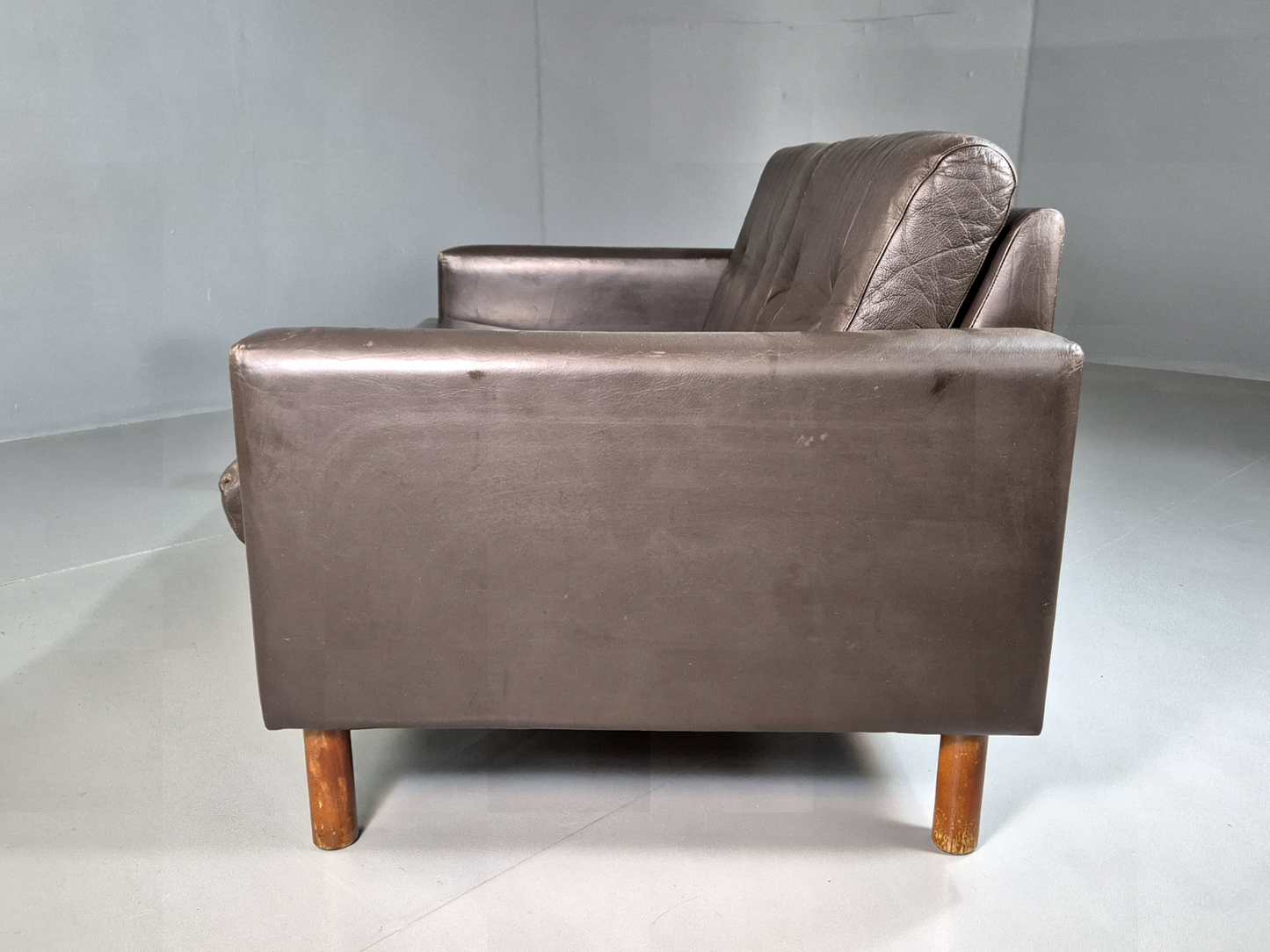 2 Seat Sofa Vintage Danish Brown Leather 1970s Retro MCM EB7314 M2SS19