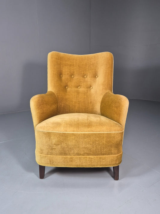 Mid Century Tub Chair Gold Velour 1960s Retro Buttoned EB10751 VCLO1