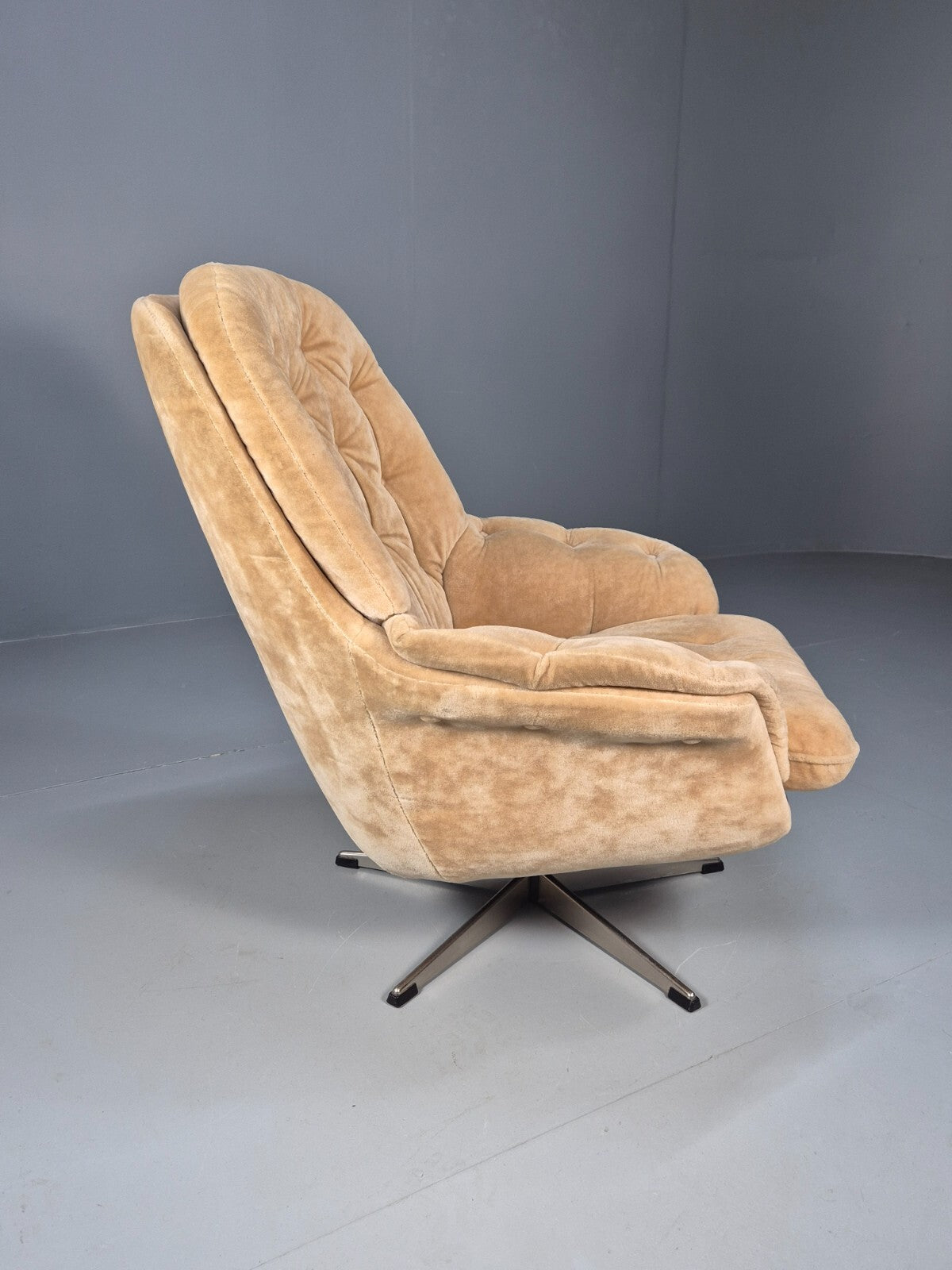 Vintage Swivel Chair Beige Velour 1970s Retro Danish Mid Century EB9313 MNOR - UKDK FURNITURE