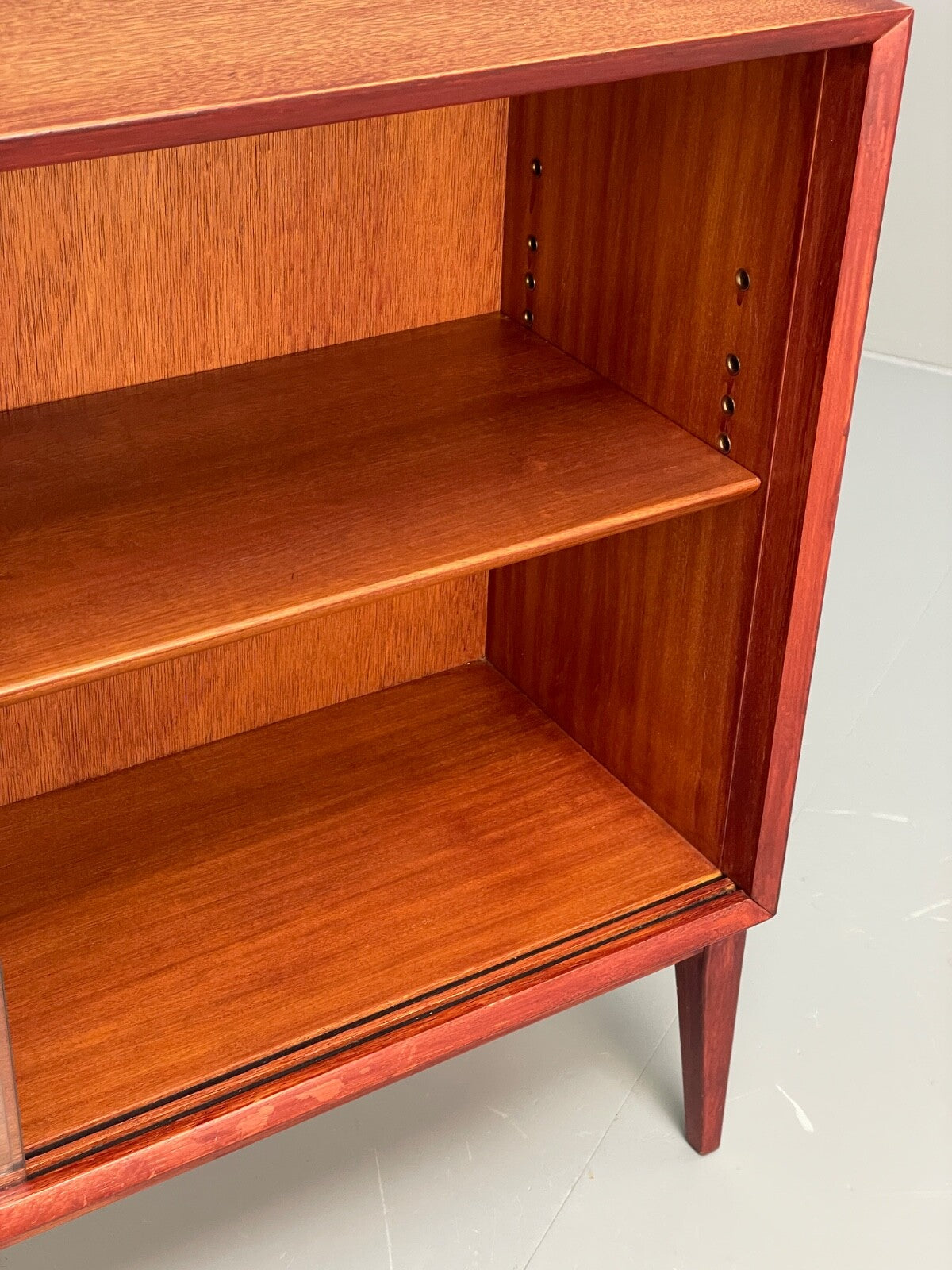 Vintage 1960s Oak Bookcase Red Stained Glazed Front Adjustable Shelf EB9763 MWOO - UKDK FURNITURE