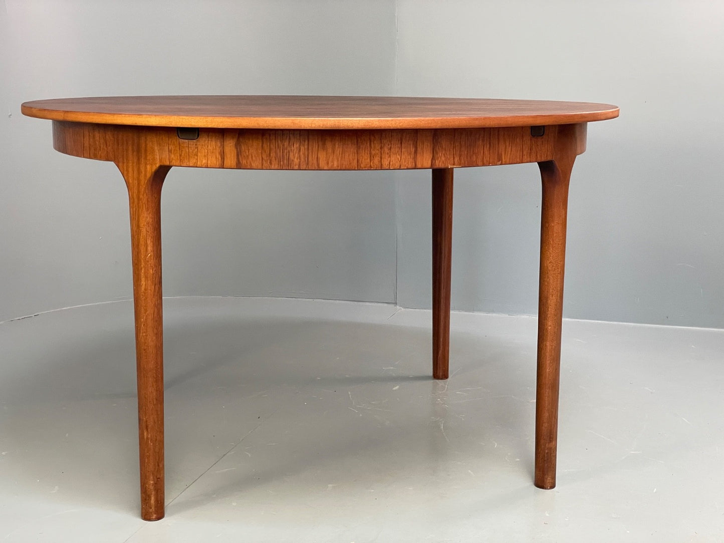 Vintage McIntosh Dining Table Round Extending 1960s Mid Century EB9773 MWOO - UKDK FURNITURE