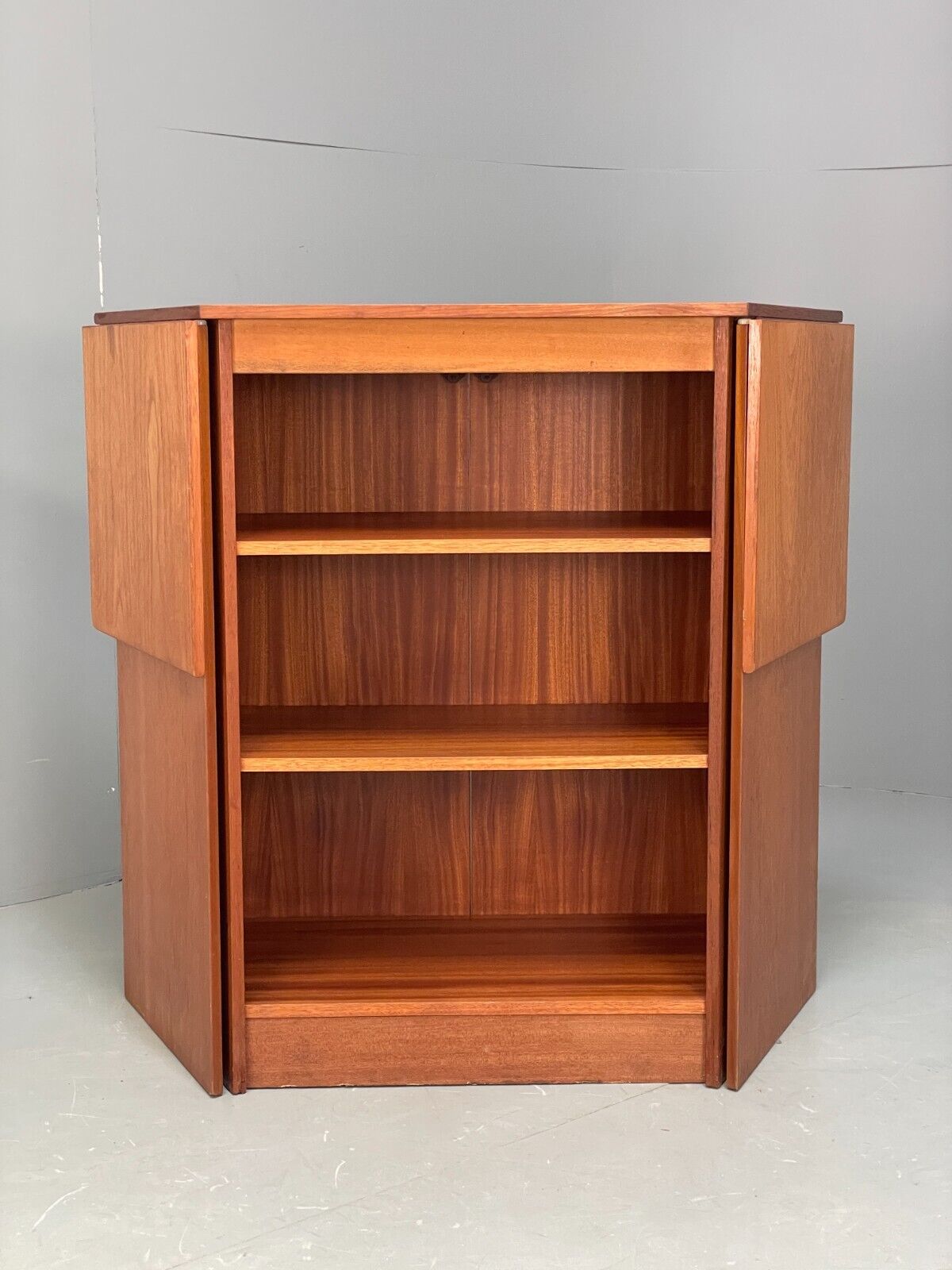 Vintage Teak Extending Home Drinks Bar By Reeds Furniture Shelving EB9119 MWOO - UKDK FURNITURE