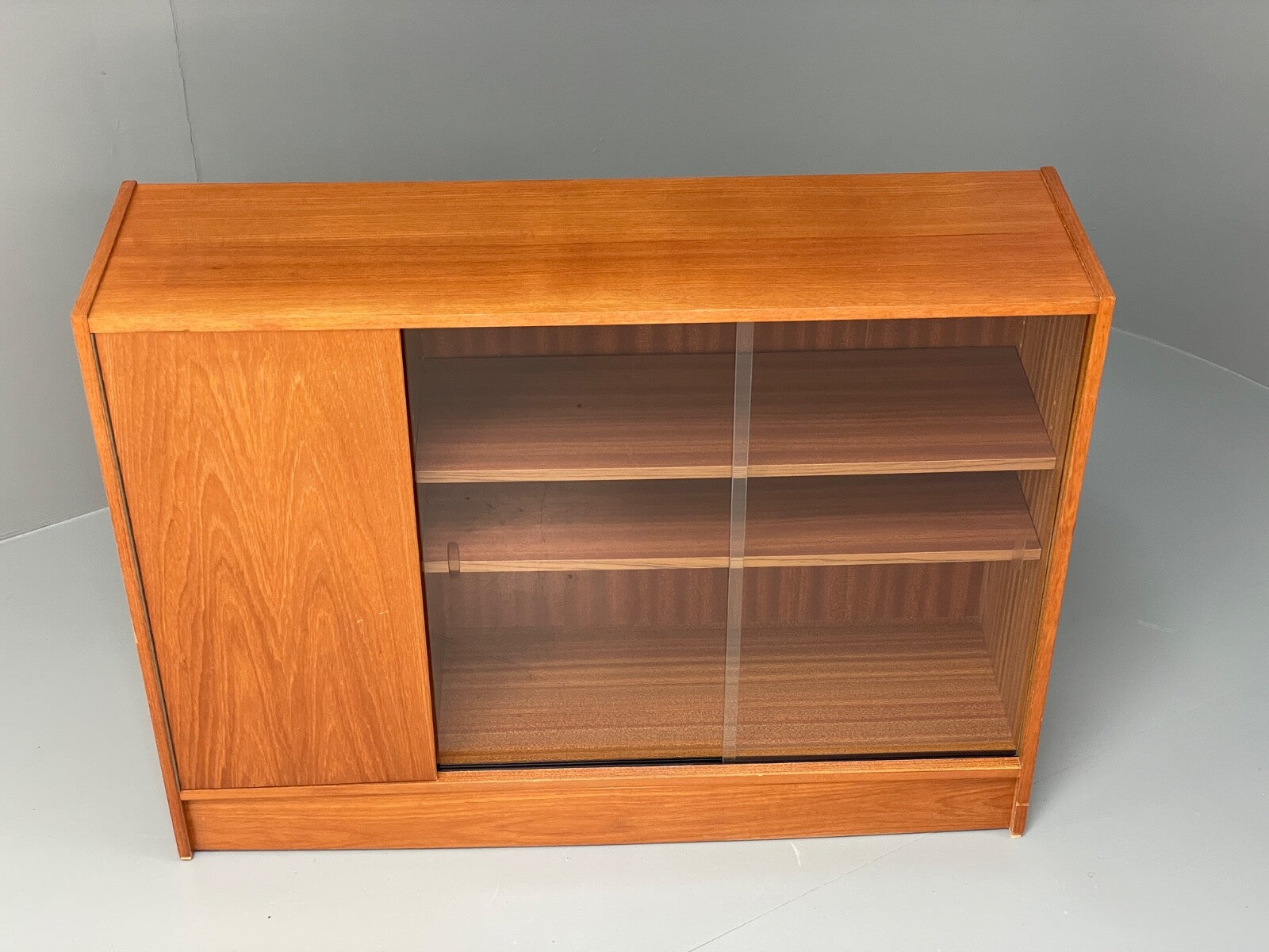 1970s Teak Shelving Unit Glass Doors And Cupboard Retro Bookcase EB8165 MWOO - UKDK FURNITURE