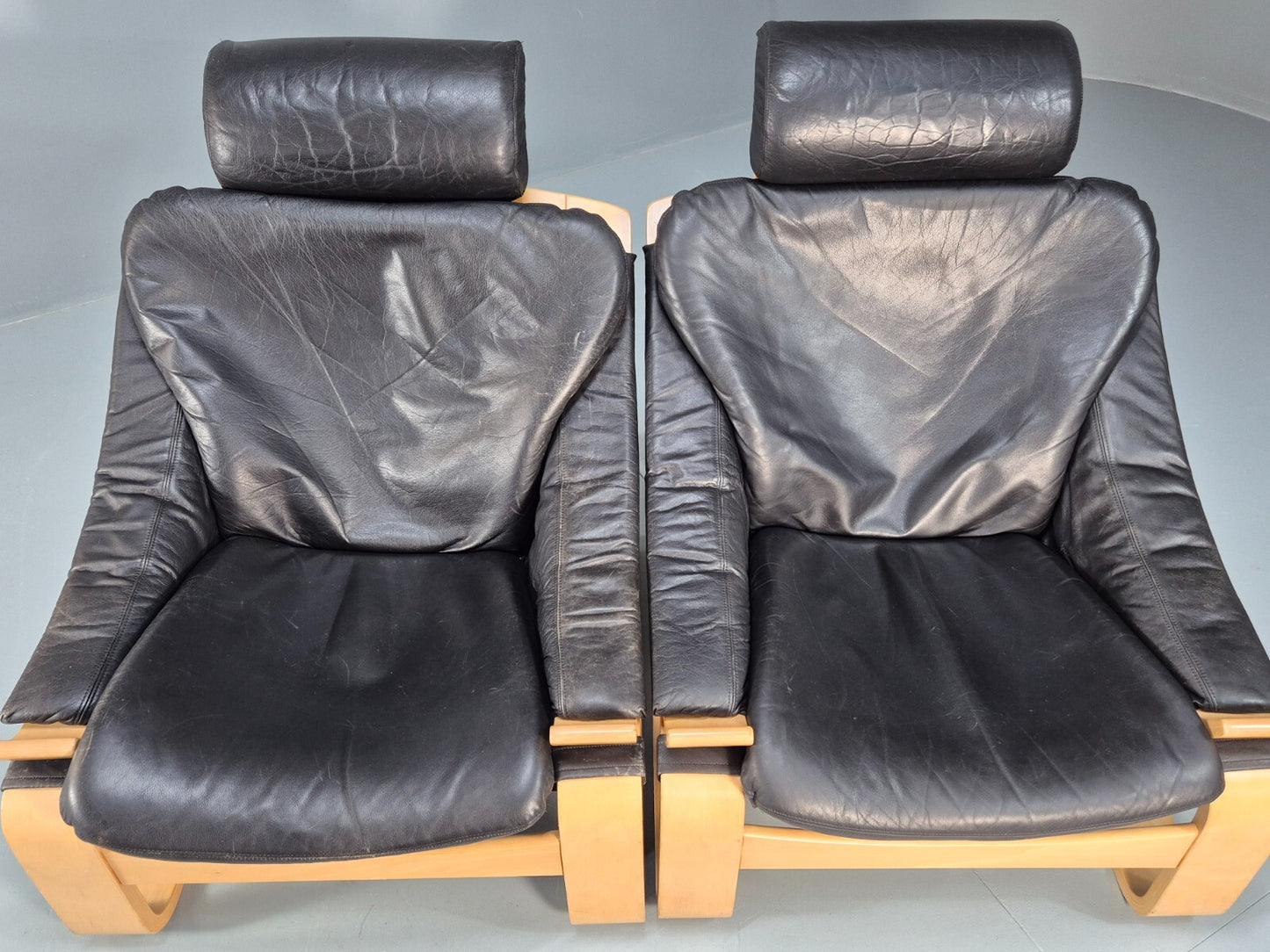 2 Kroken Leather Lounge Chairs, Ake Fribyter Design 1970s Retro MCM EB9295 MNOR - UKDK FURNITURE