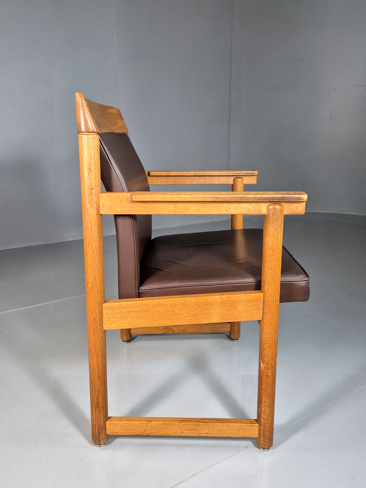 Vintage Scandinavian Elbow Chair Brown Leather Oak Frame Retro MCM EB7067 MNOR - UKDK FURNITURE