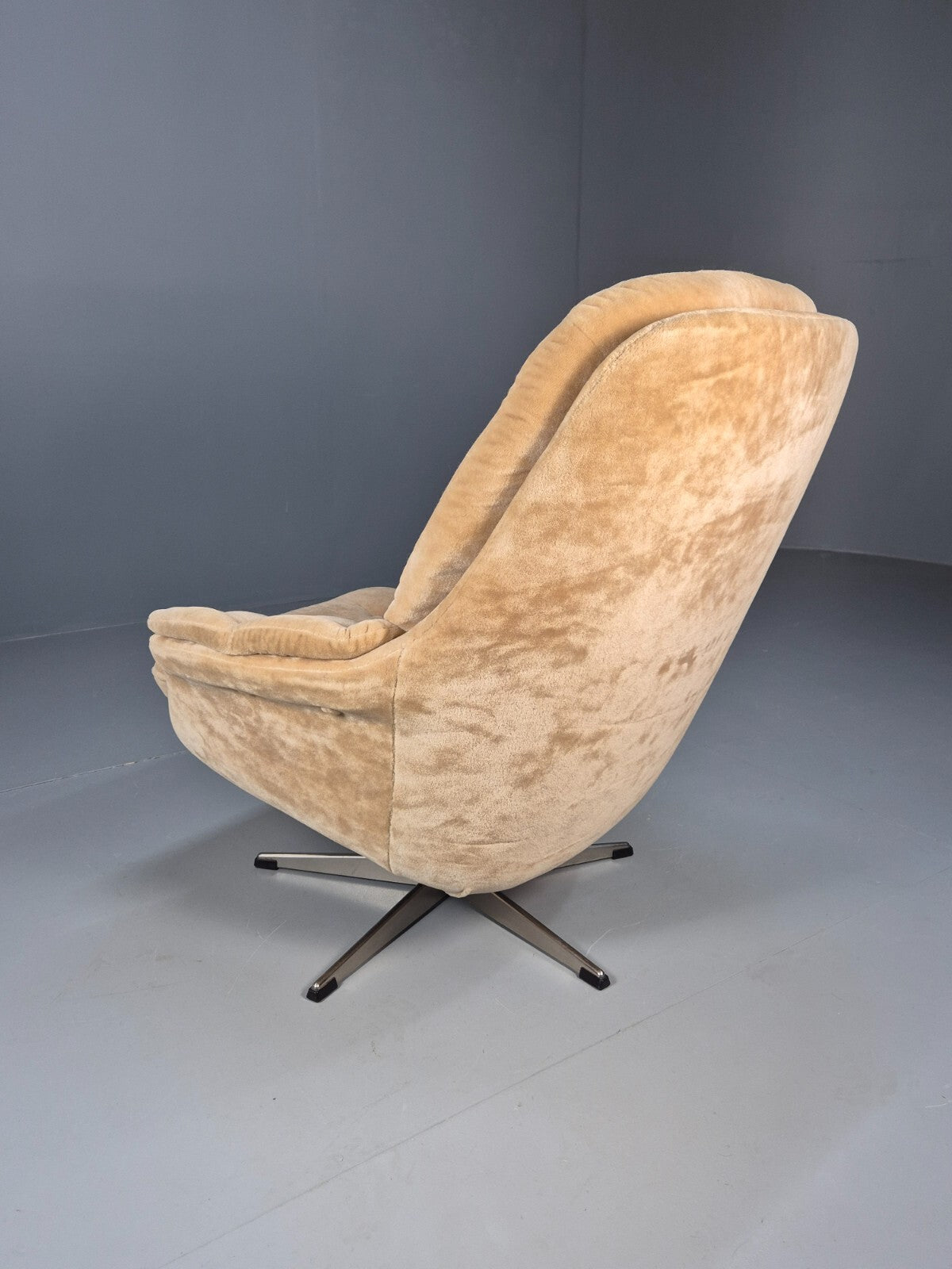 Vintage Swivel Chair Beige Velour 1970s Retro Danish Mid Century EB9313 MNOR - UKDK FURNITURE