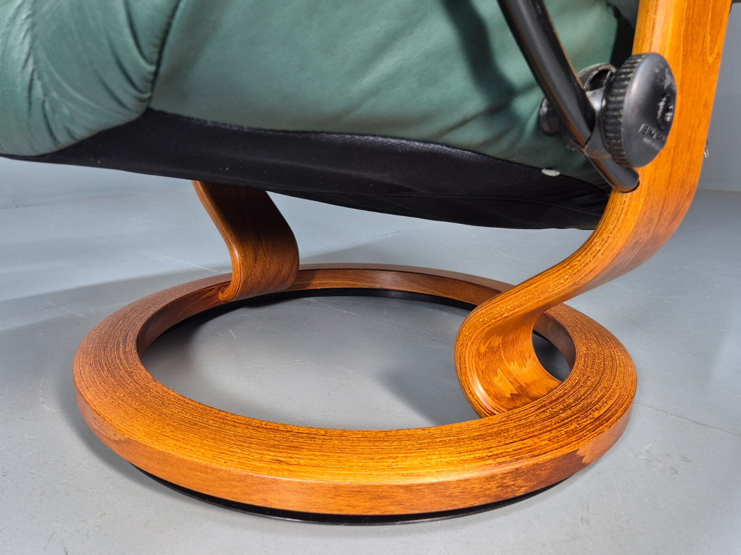 Vintage Stressless Swivel Chair Reclining & Green Leather Footstool EB9250 MSWI - UKDK FURNITURE