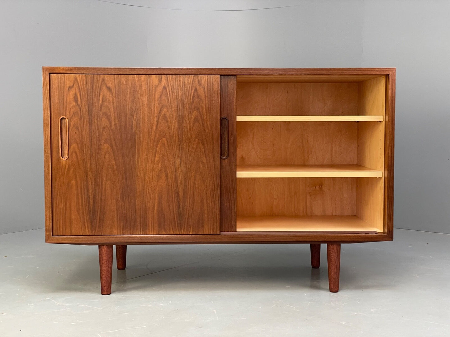 Vintage Danish Compact Sideboard By Hundevad Shelving Retro 1970s EB9442 MWOO - UKDK FURNITURE