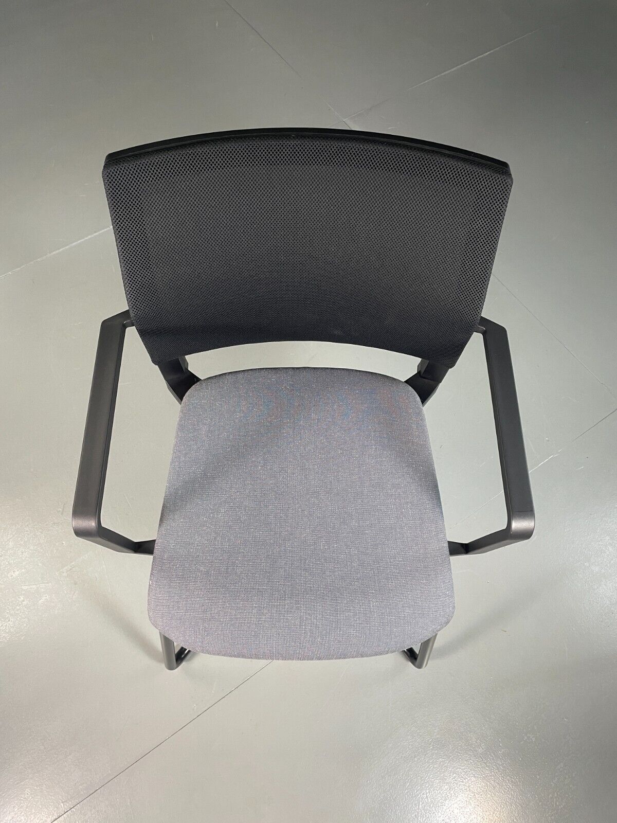Vintage Task Chair Black and Grey Moventi Coz Cantilever EB6831 MNOR - UKDK FURNITURE