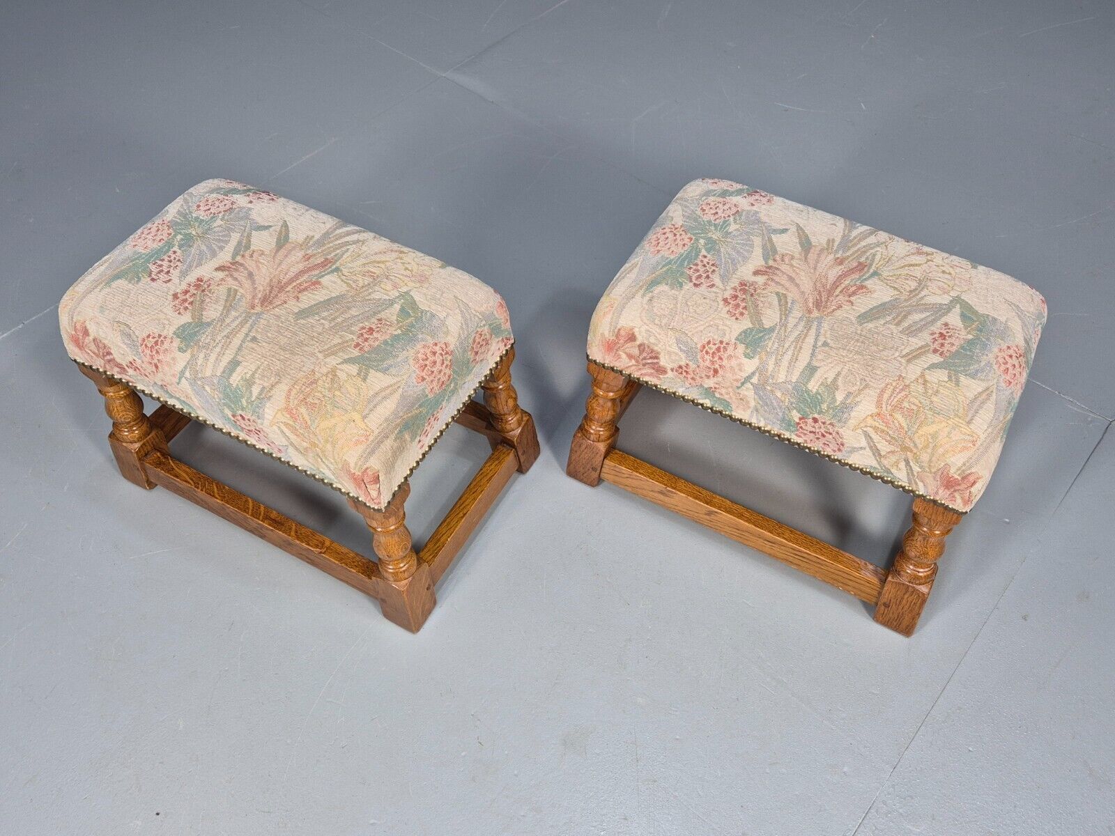 2 Vintage Footstools Floral Cotton Light Oak Antique Style 32 cmEB9153 VWOO - UKDK FURNITURE